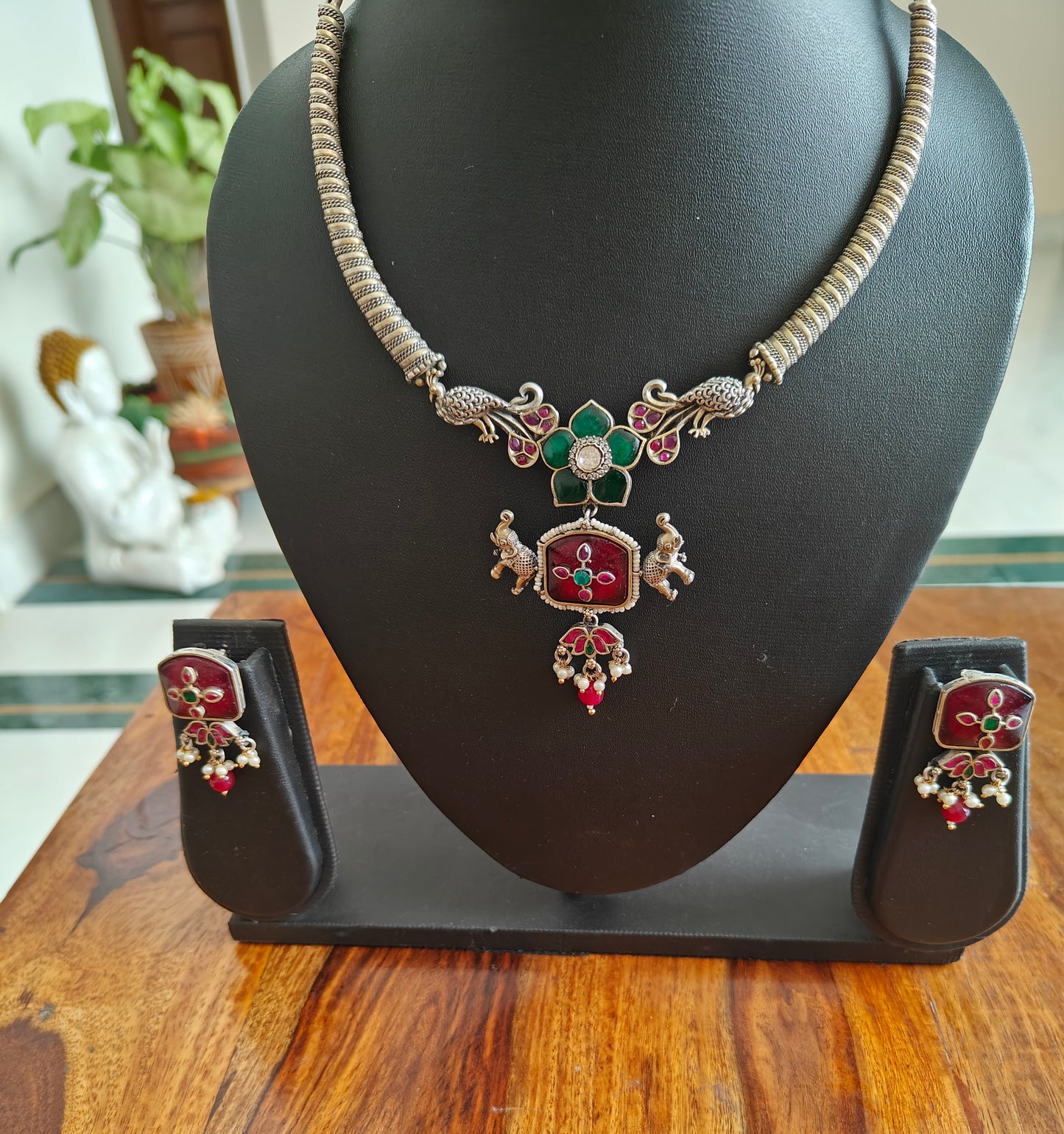 Jivika set in dual tone with figurines