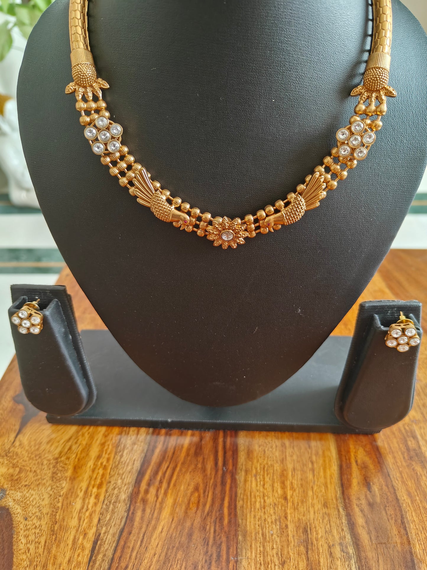 Lajwanti set with peacocks and kundan