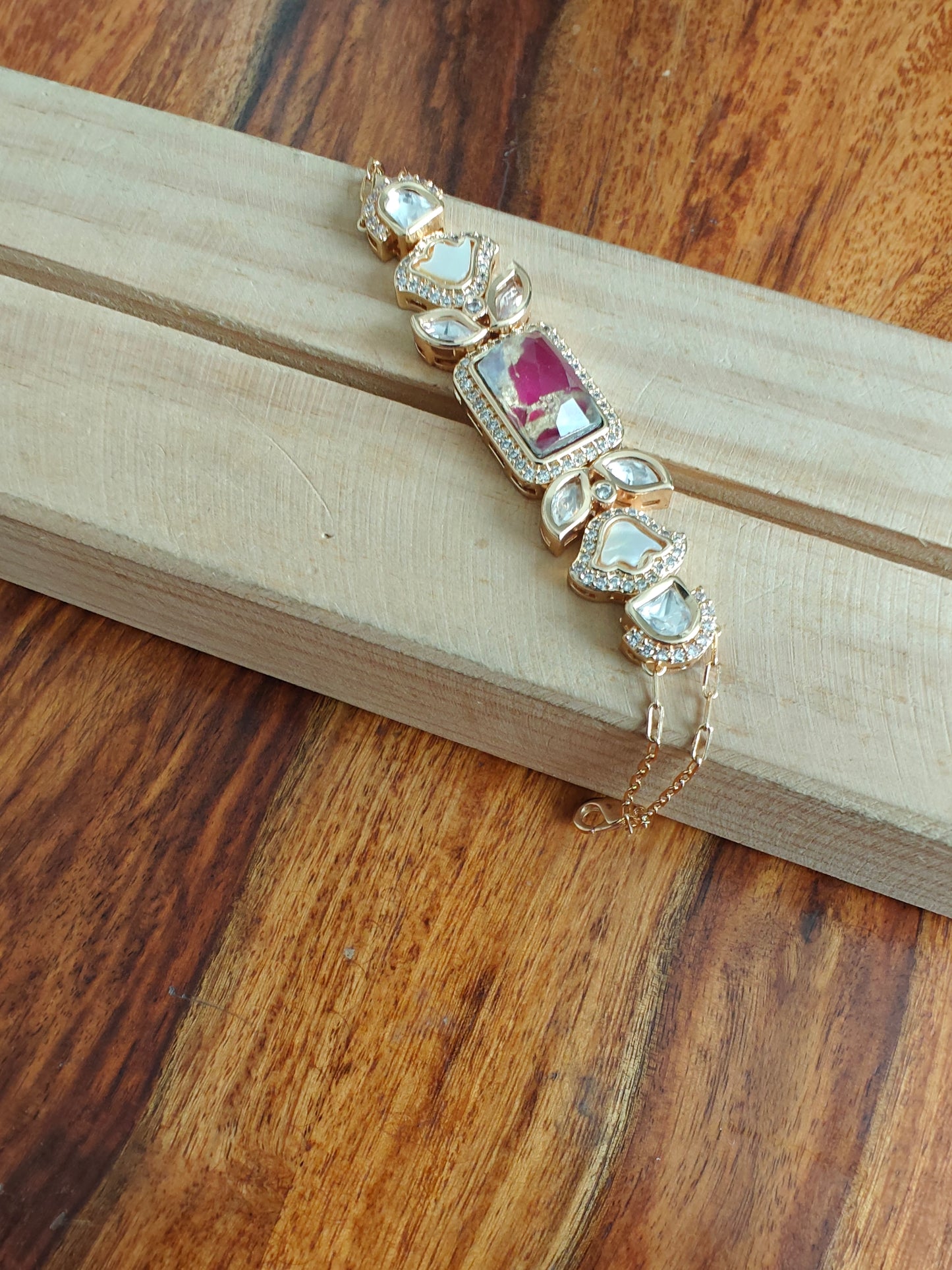 Bracelet with Kundan and Mystic stone