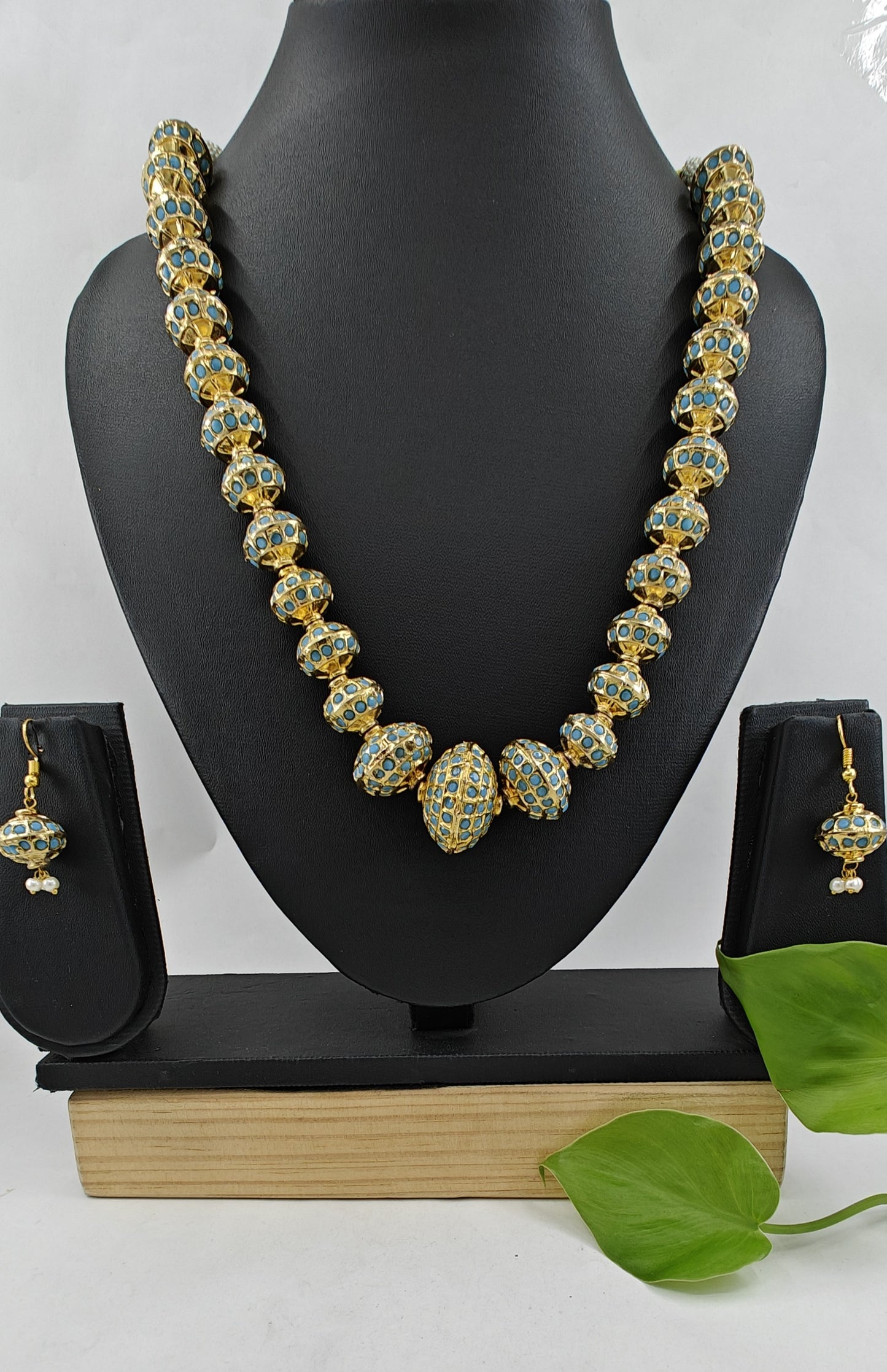 Blue stone inlay metal beads set