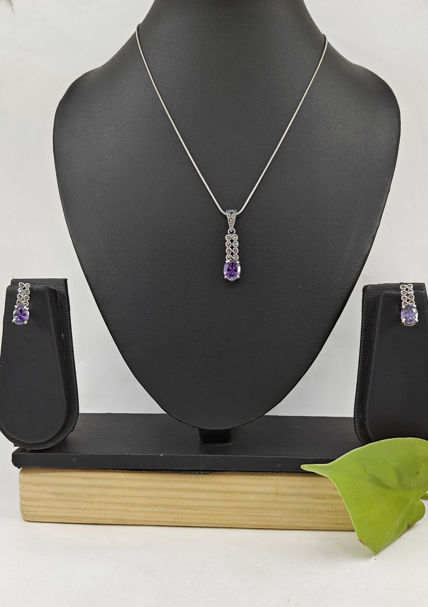 Amethyst silver pendant & earrings set