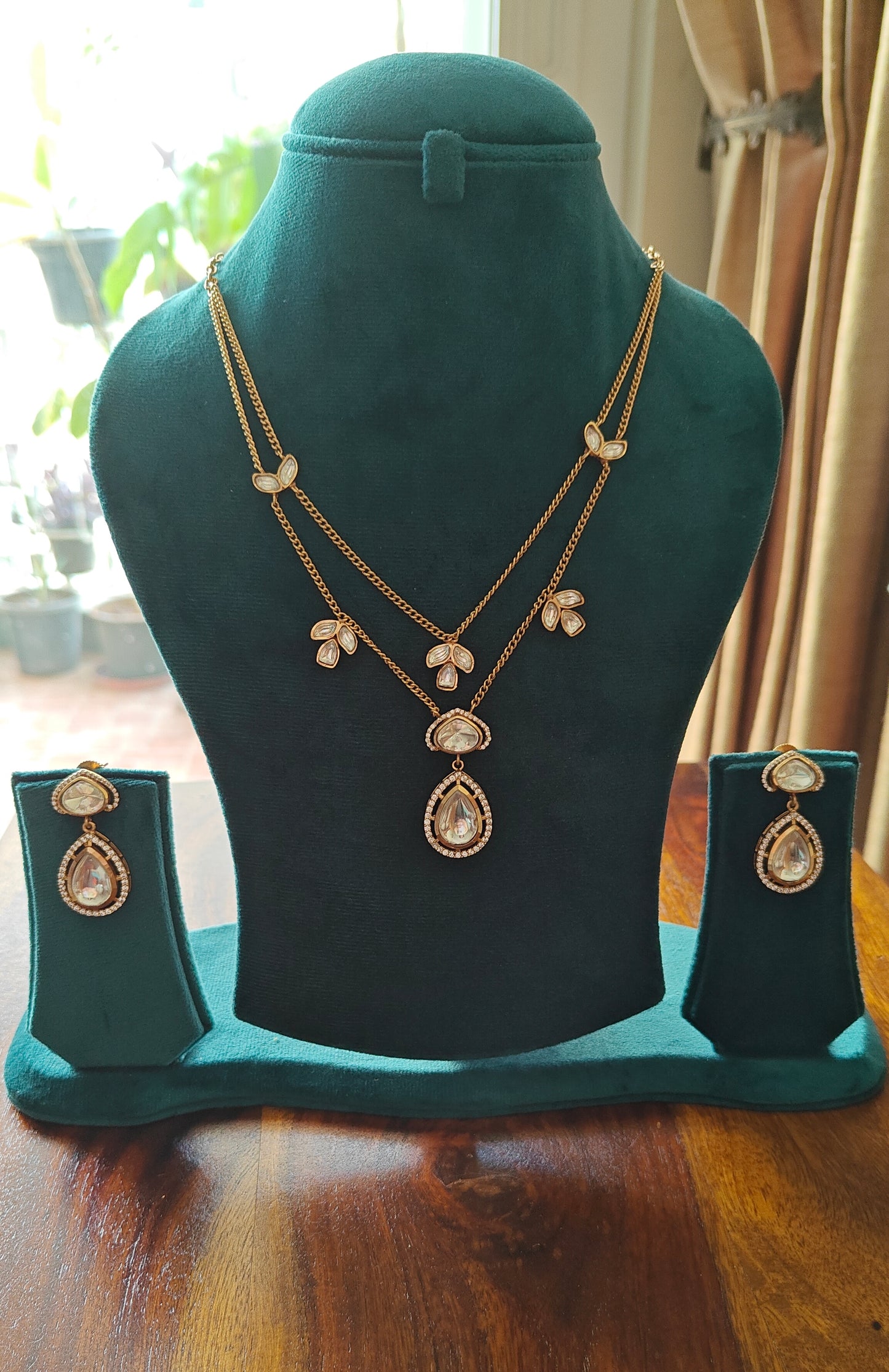 Aara set with moissanite and stone