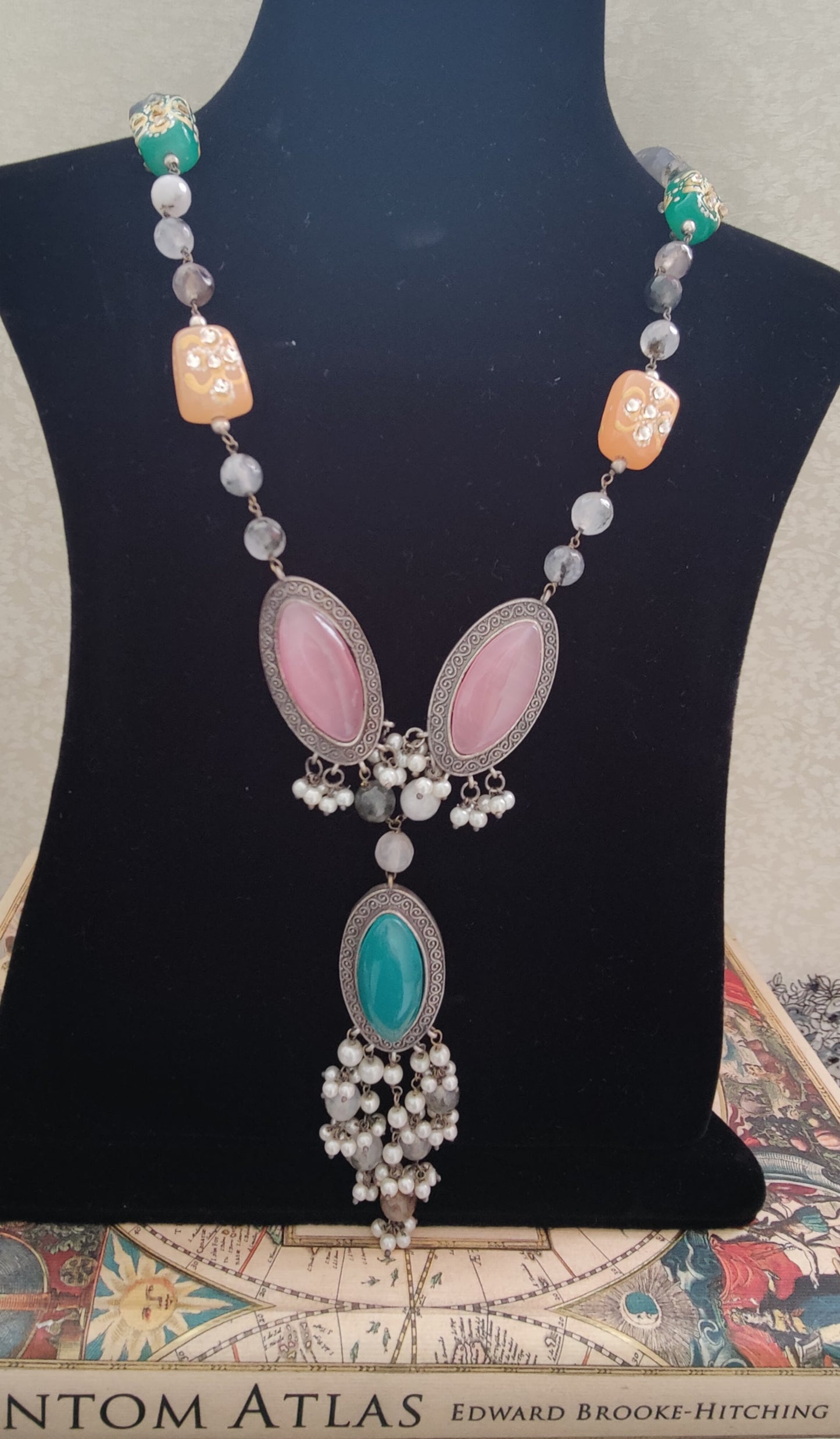 Dakshina Necklace with big coloured stones and beads