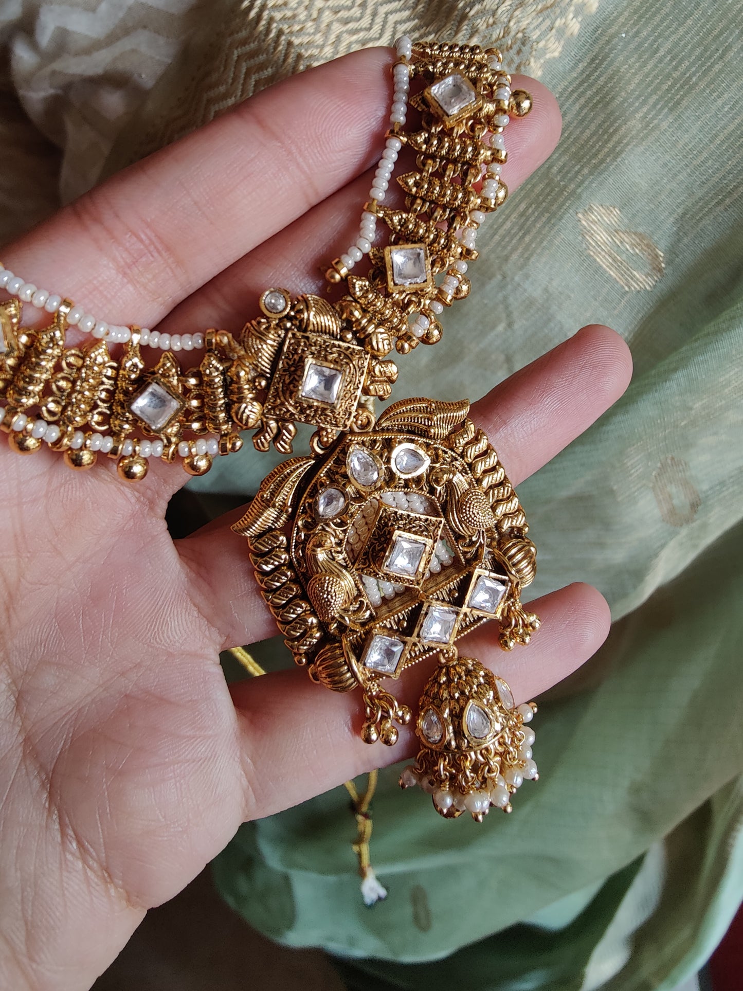 Delicate Ishrat set with kundan and pearls