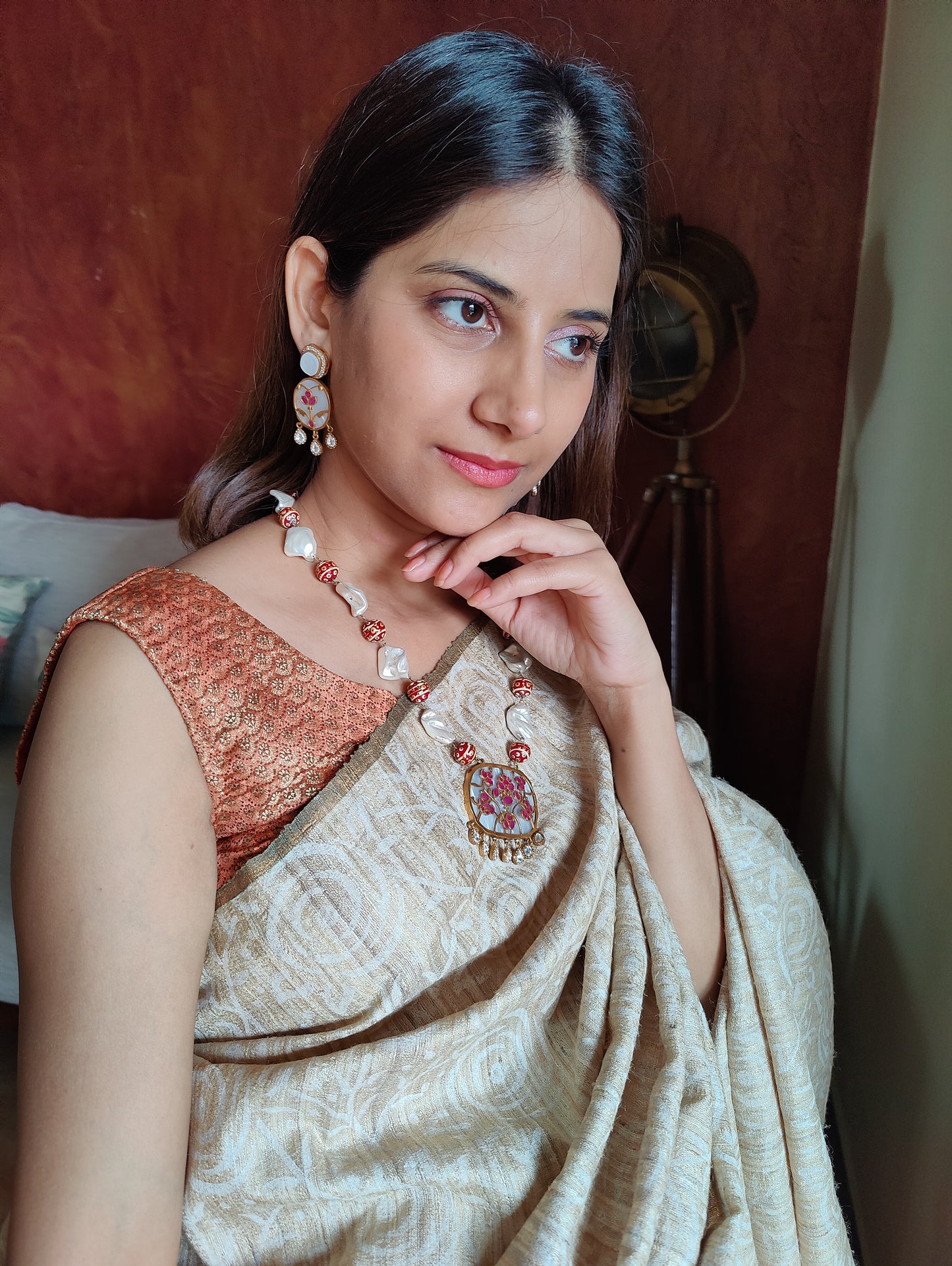 Avanti set with mother of pearl pendant and baroque pearls