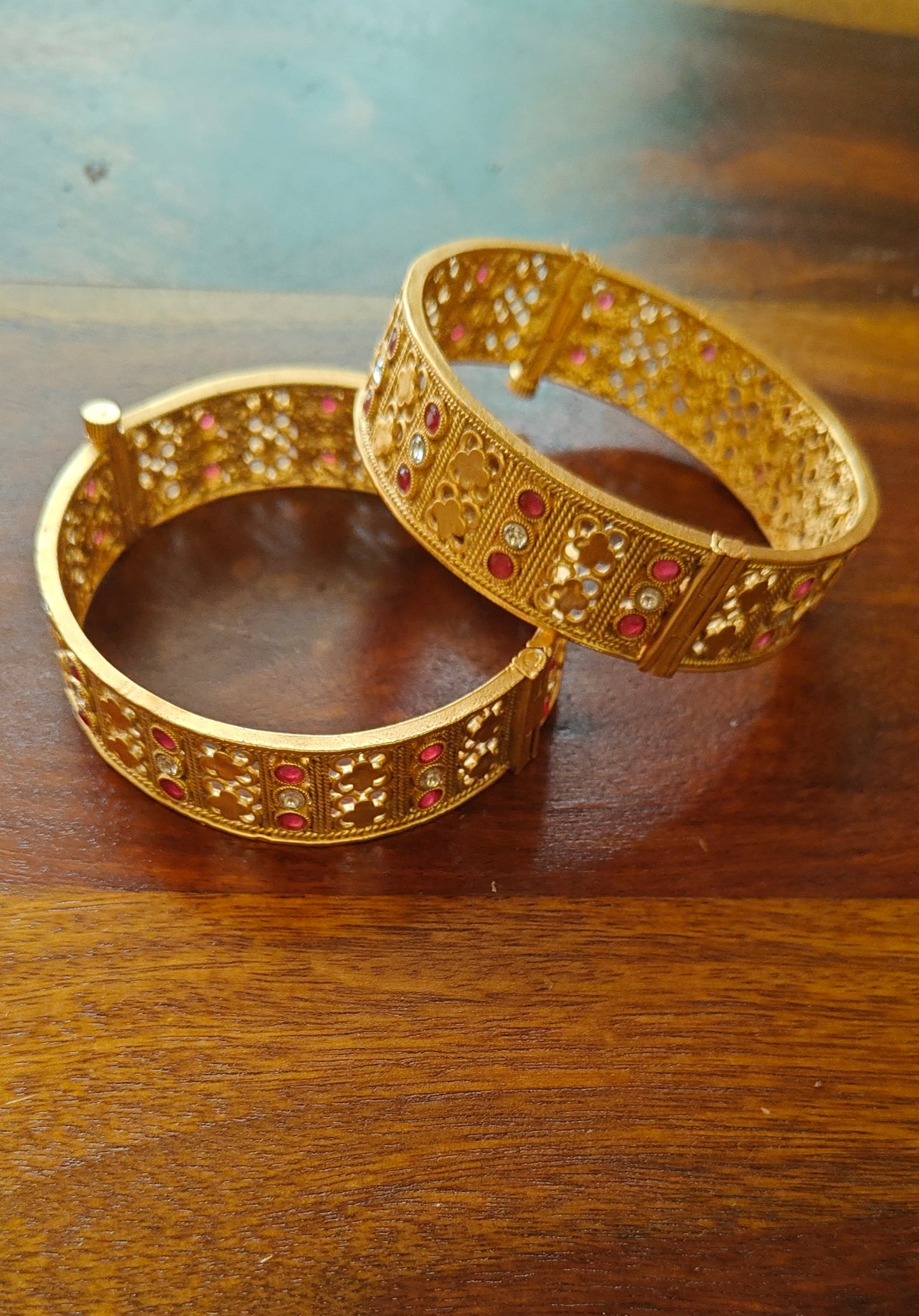 Golden karas with zali work and kundan(2pc)