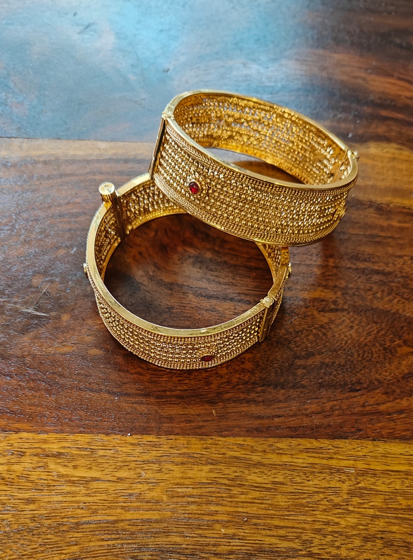 Golden karas with red and white stones(2pc)