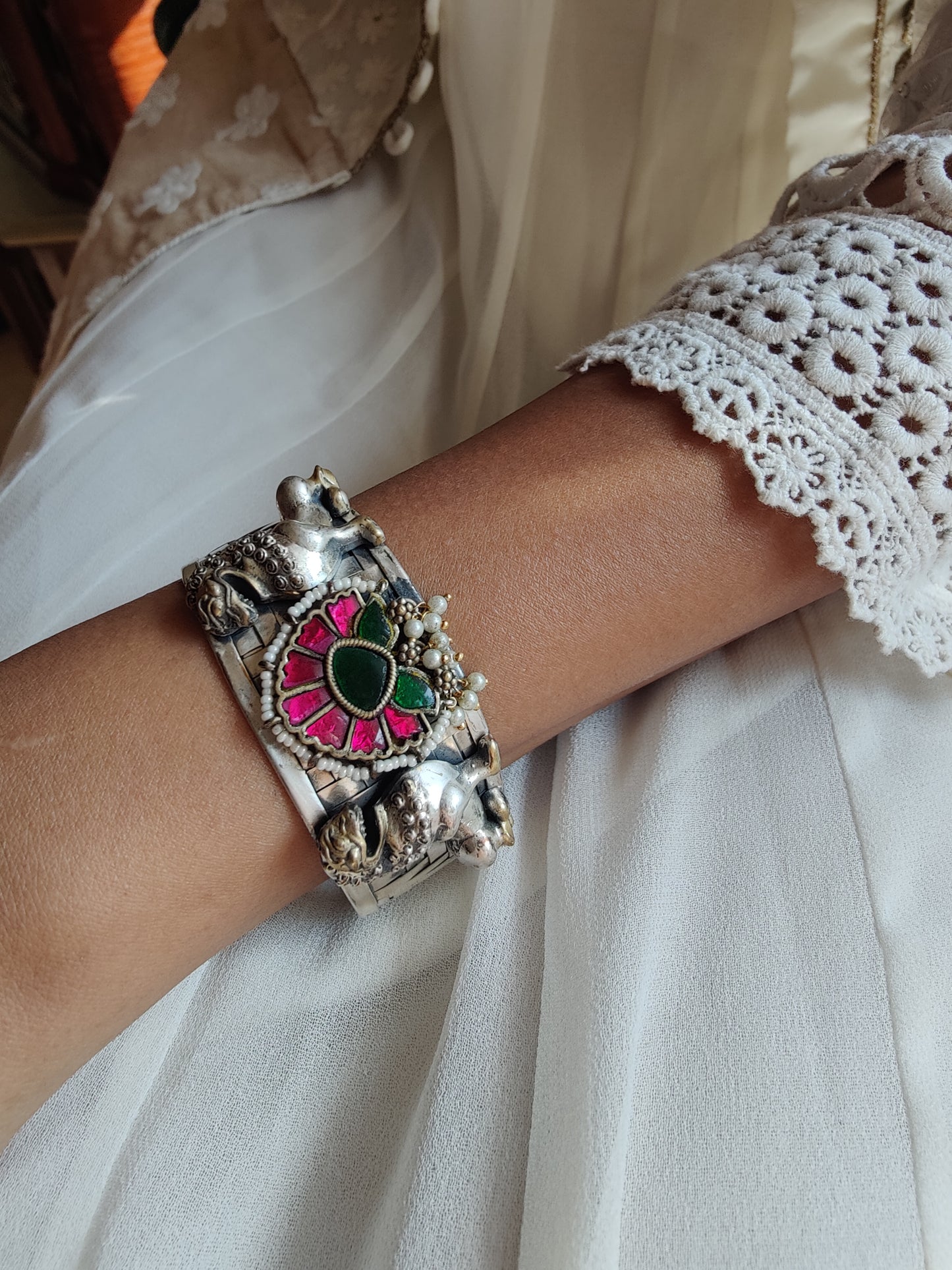 Eshika kada with kemp stones and elephant motif