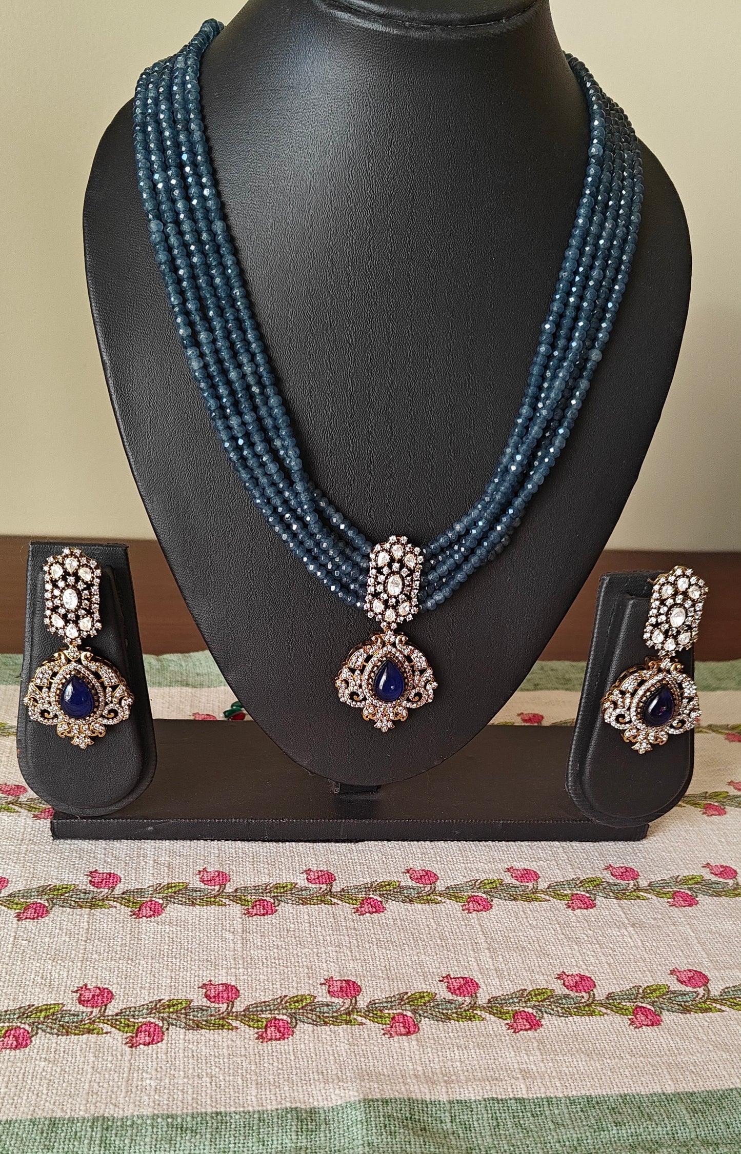 Jigya victorian set with coloured strings and kundan