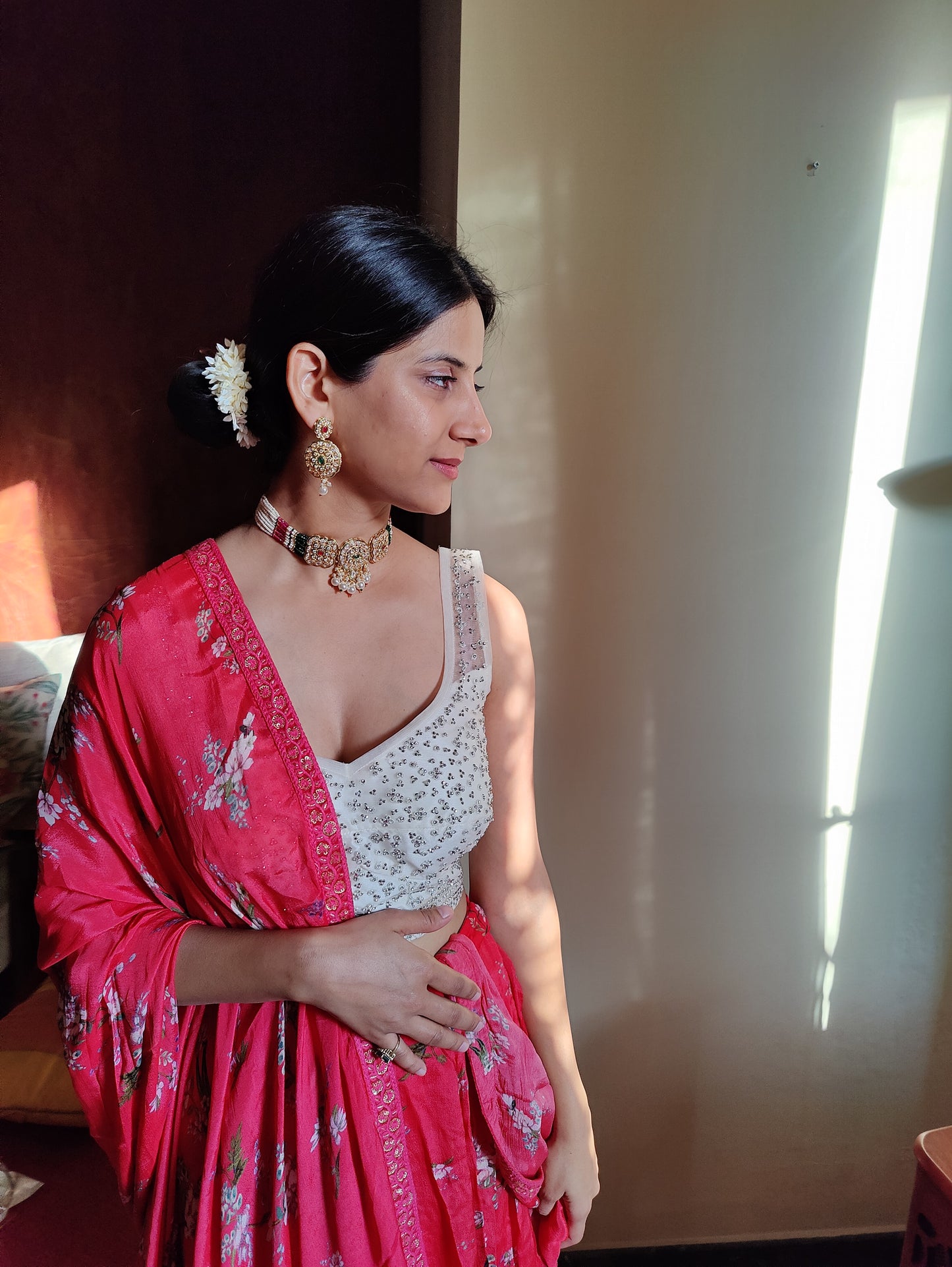 Marala choker with kundan studded pieces on poth pearl strings