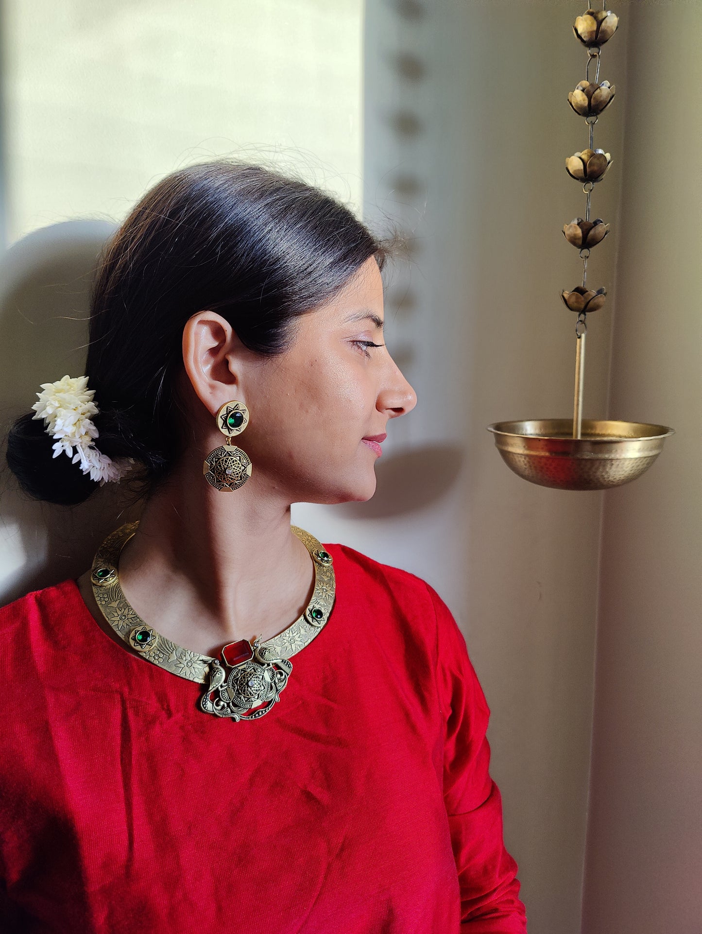 Chinmayi hastli set in antique finish