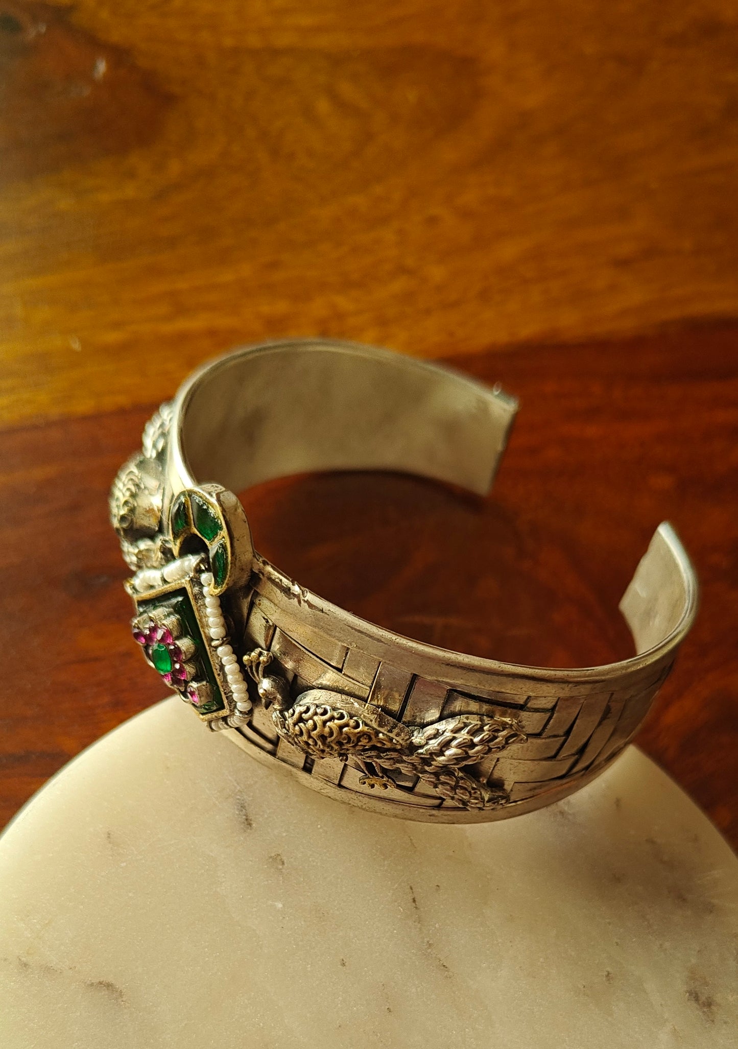 Bala dual tone kara with criss - cross pattern with stone with work