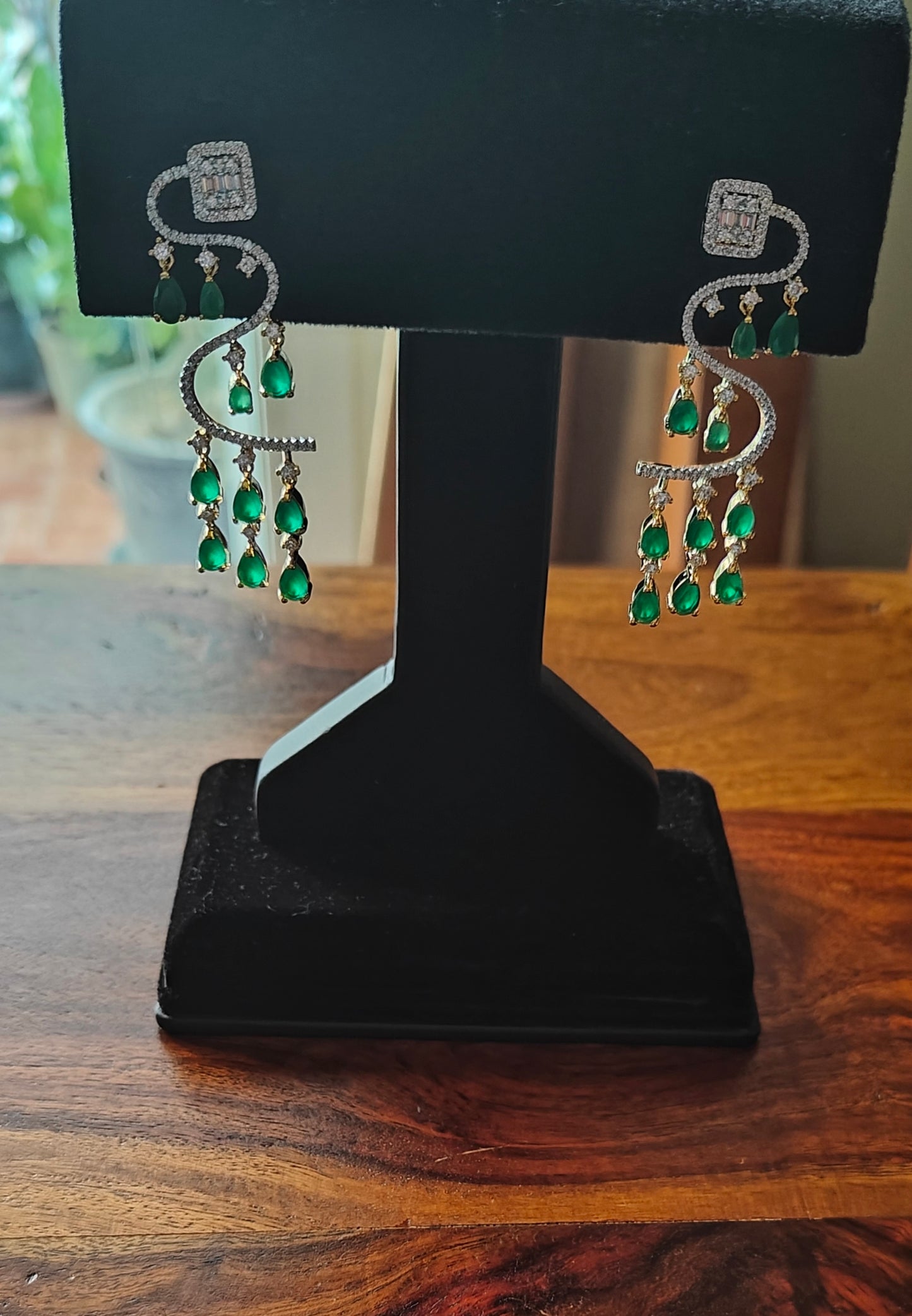 Zigzag earrings with sapphire/ emerald green stone hangings