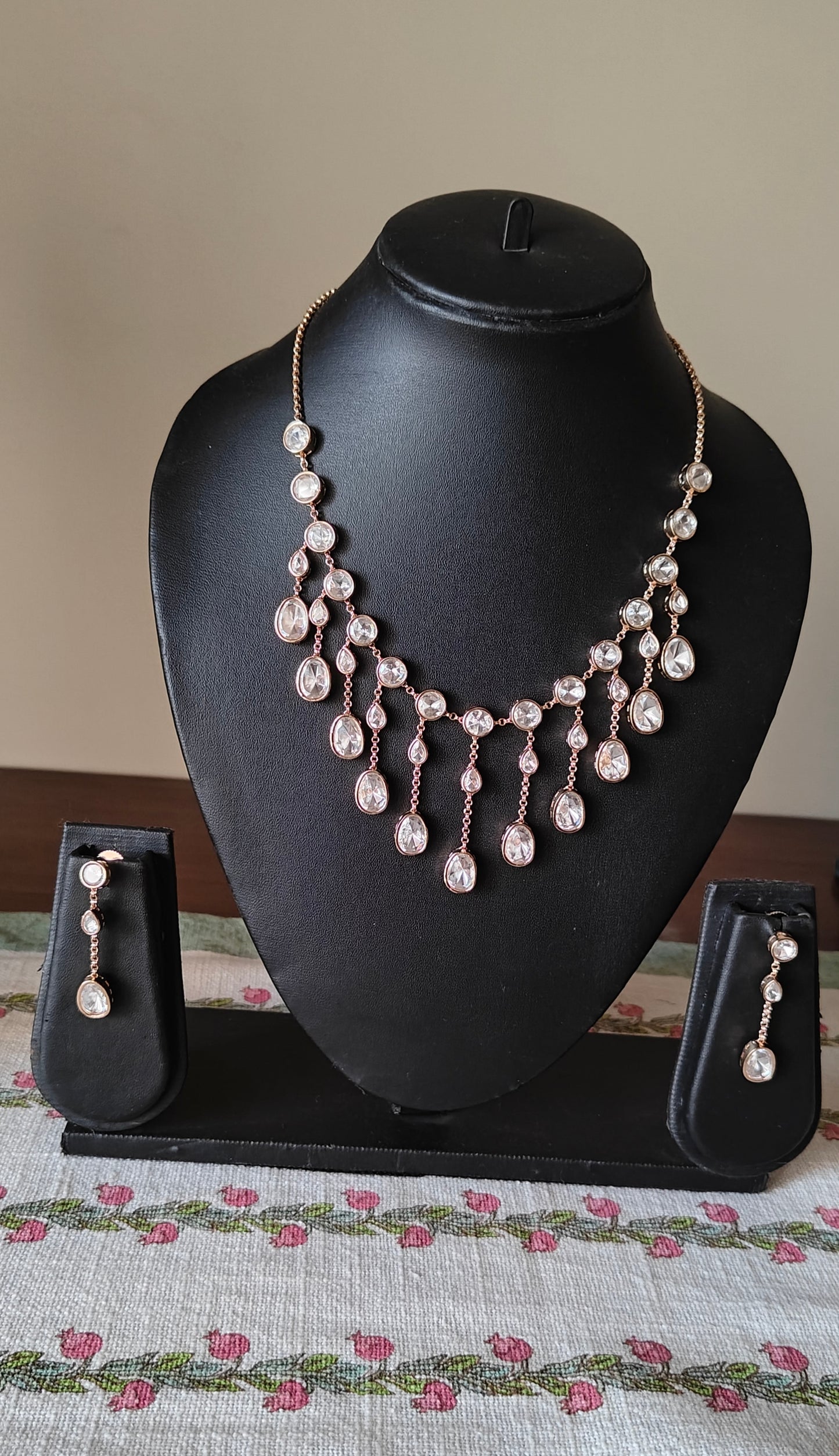 Darika set with suspended mossanite pieces