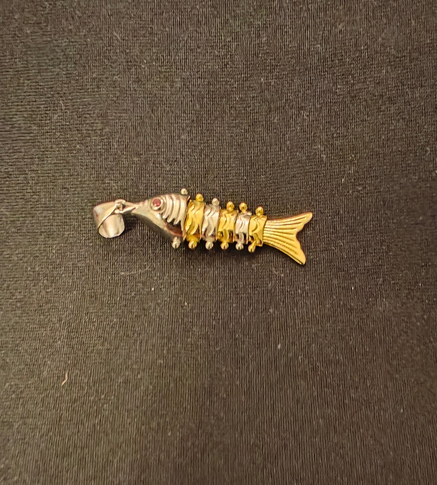 Silver fish pendant in dual tone
