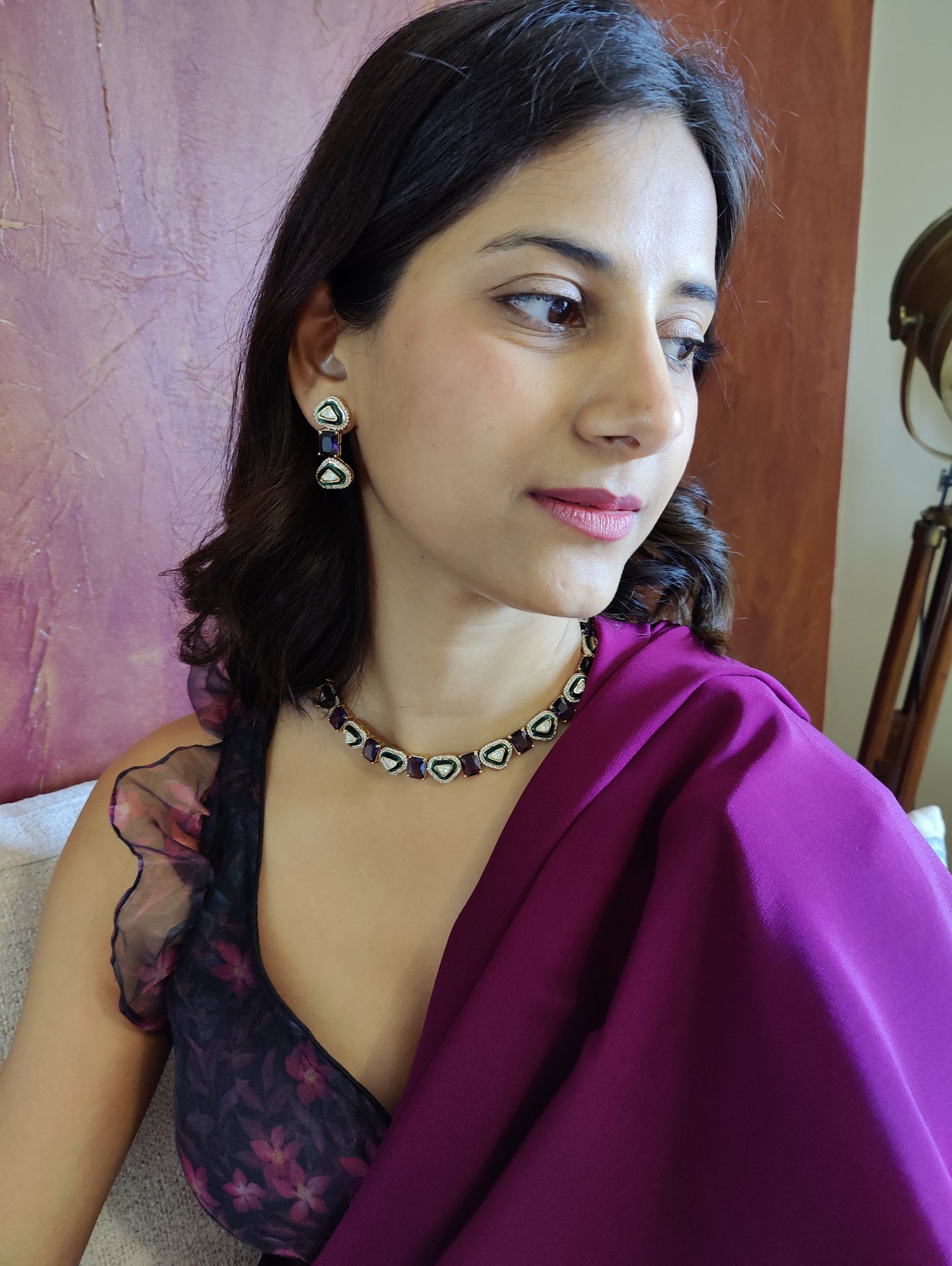 Eka set with stones alternating with triangular kundan pieces with meenakari