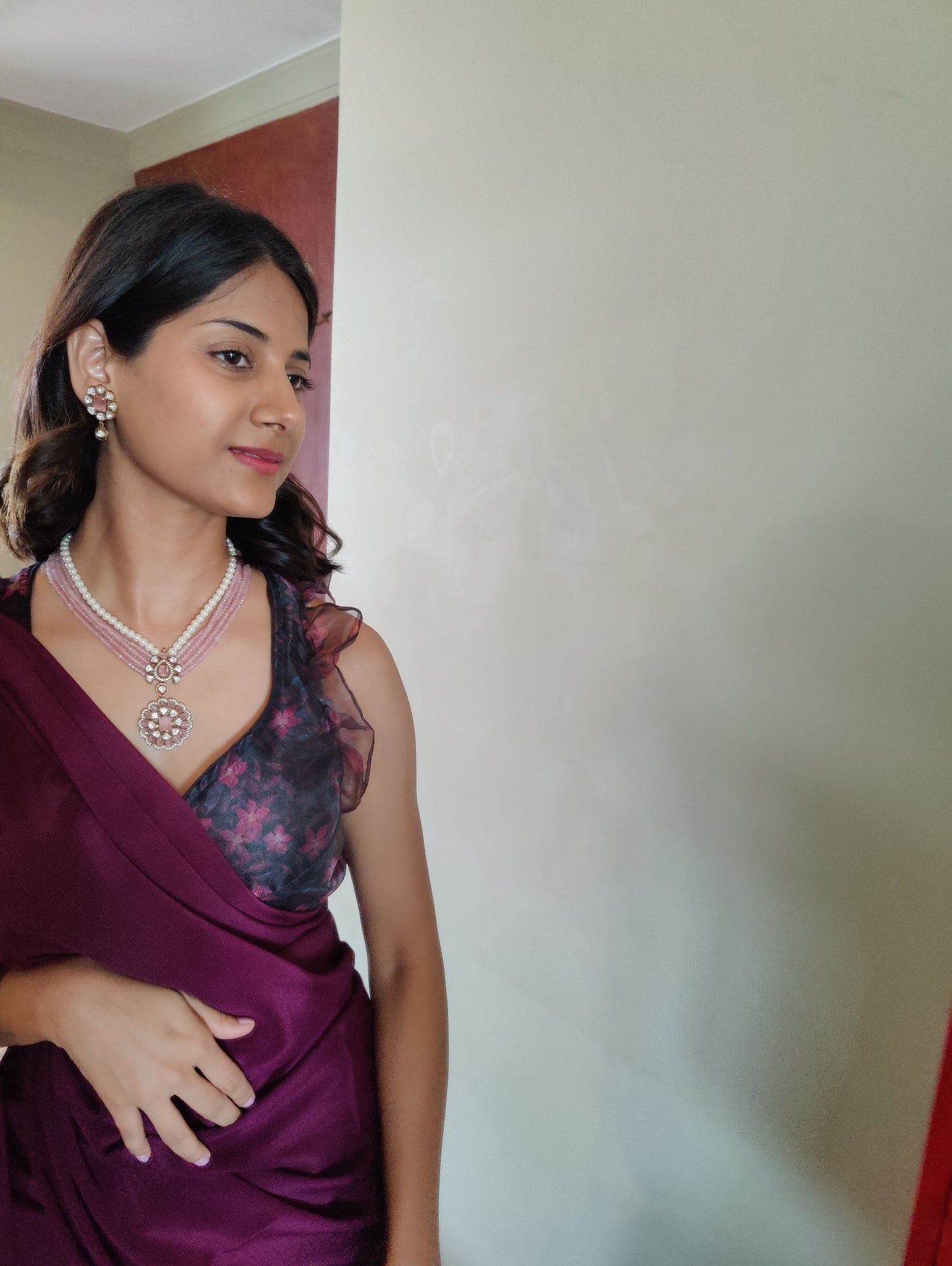 Naseen set with pearls and stone strings