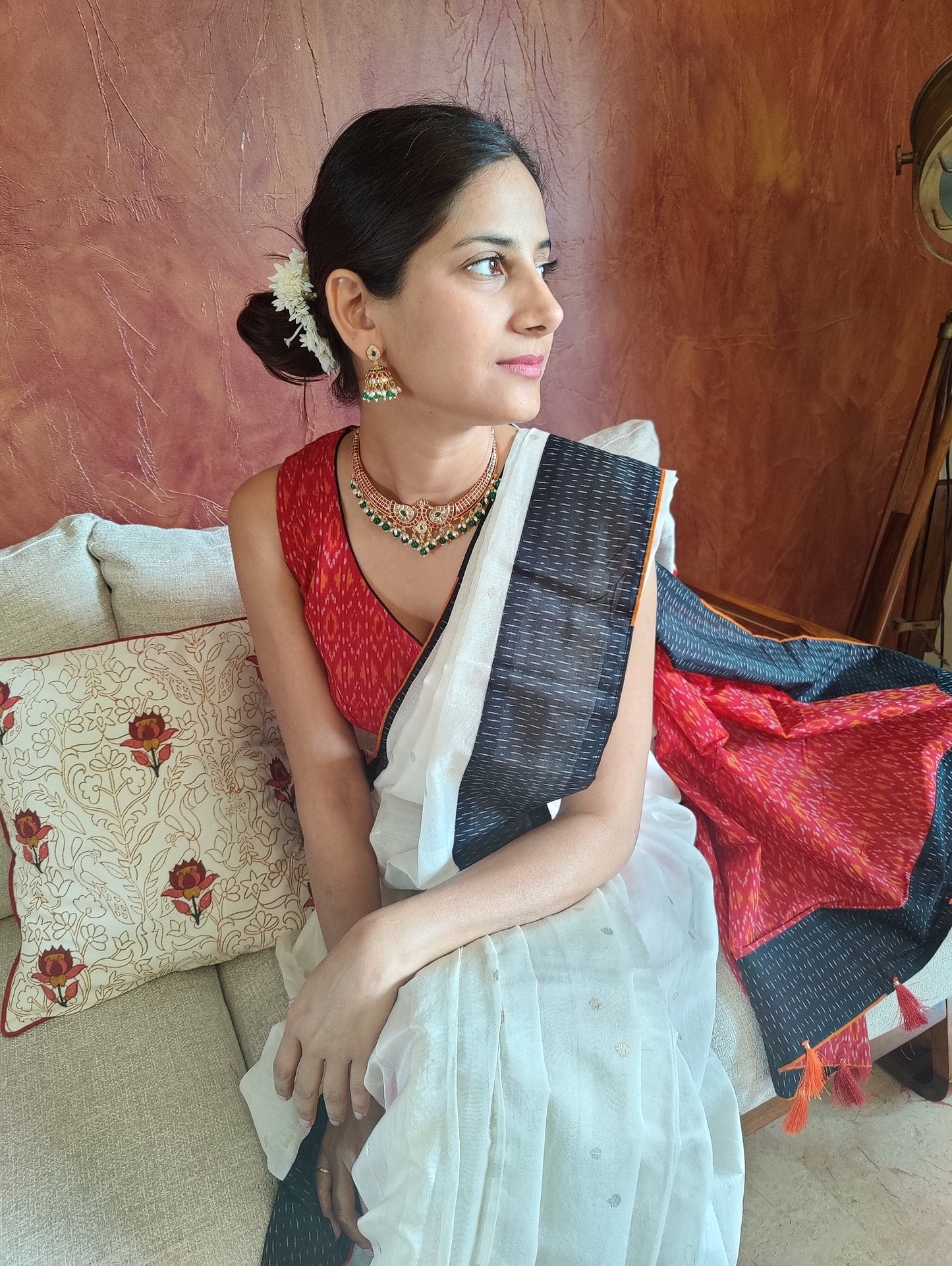 Kalaimangal set with kemp stones and emerald hangings