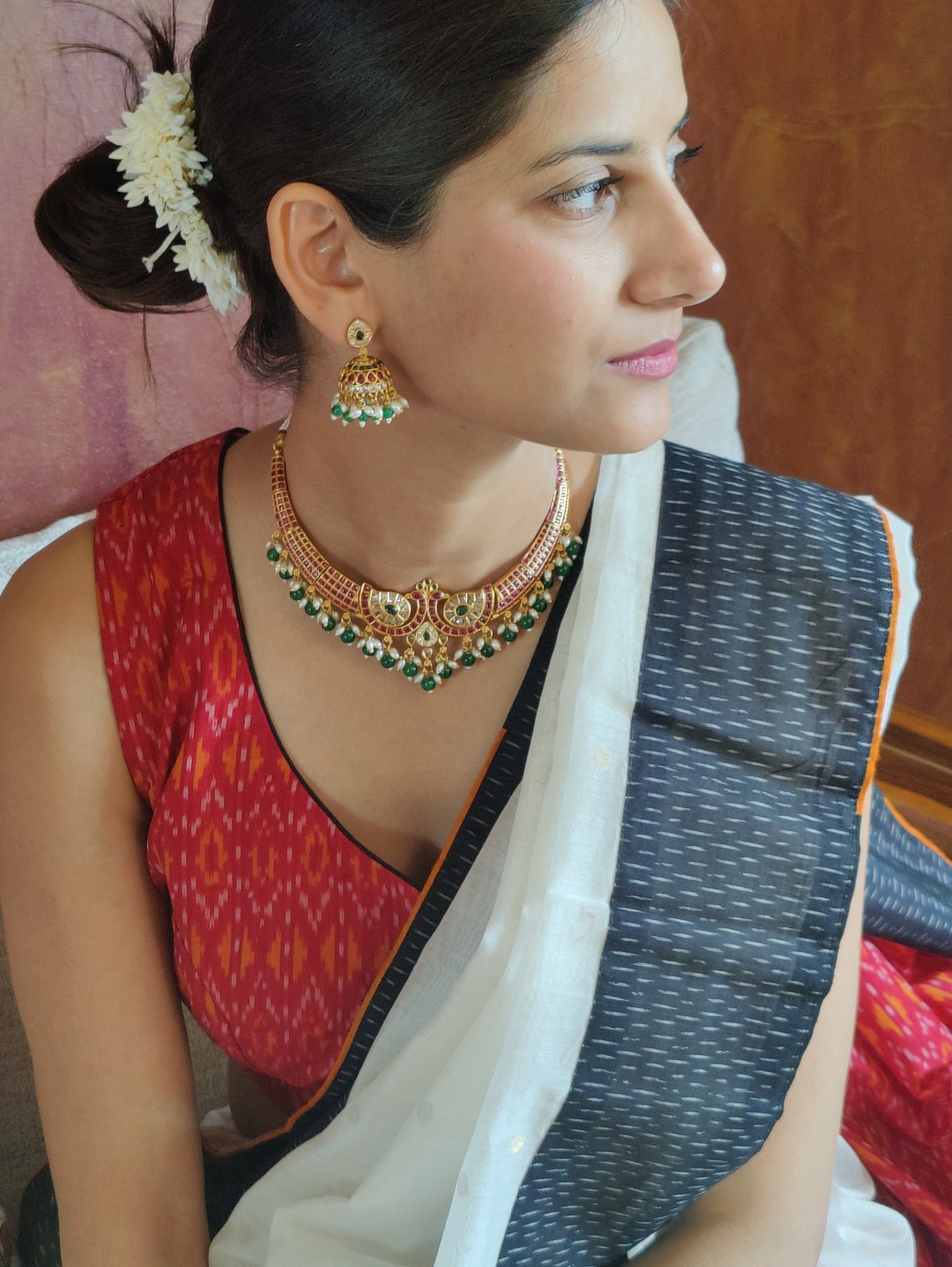 Kalaimangal set with kemp stones and emerald hangings