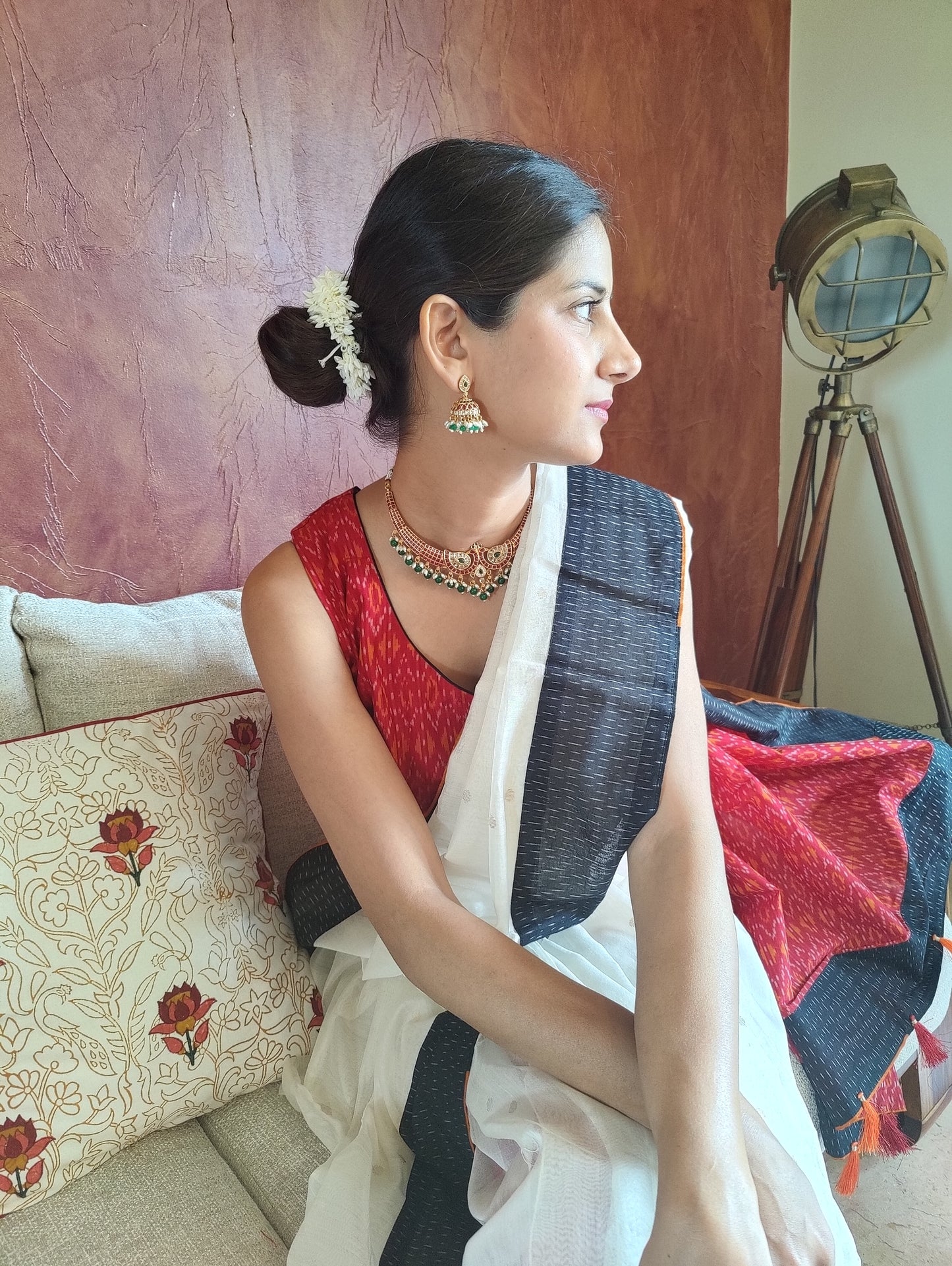 Kalaimangal set with kemp stones and emerald hangings