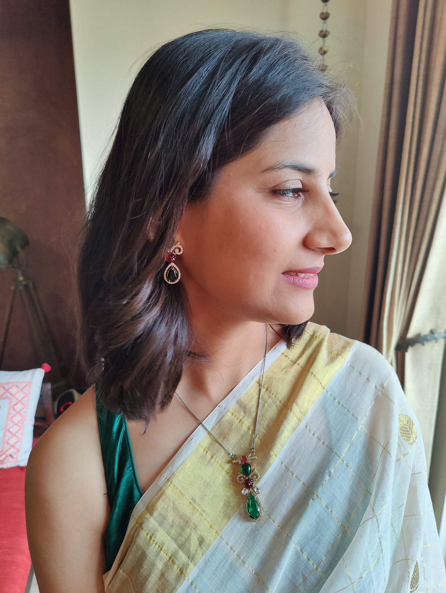 Bina set with stones and kundan on chain