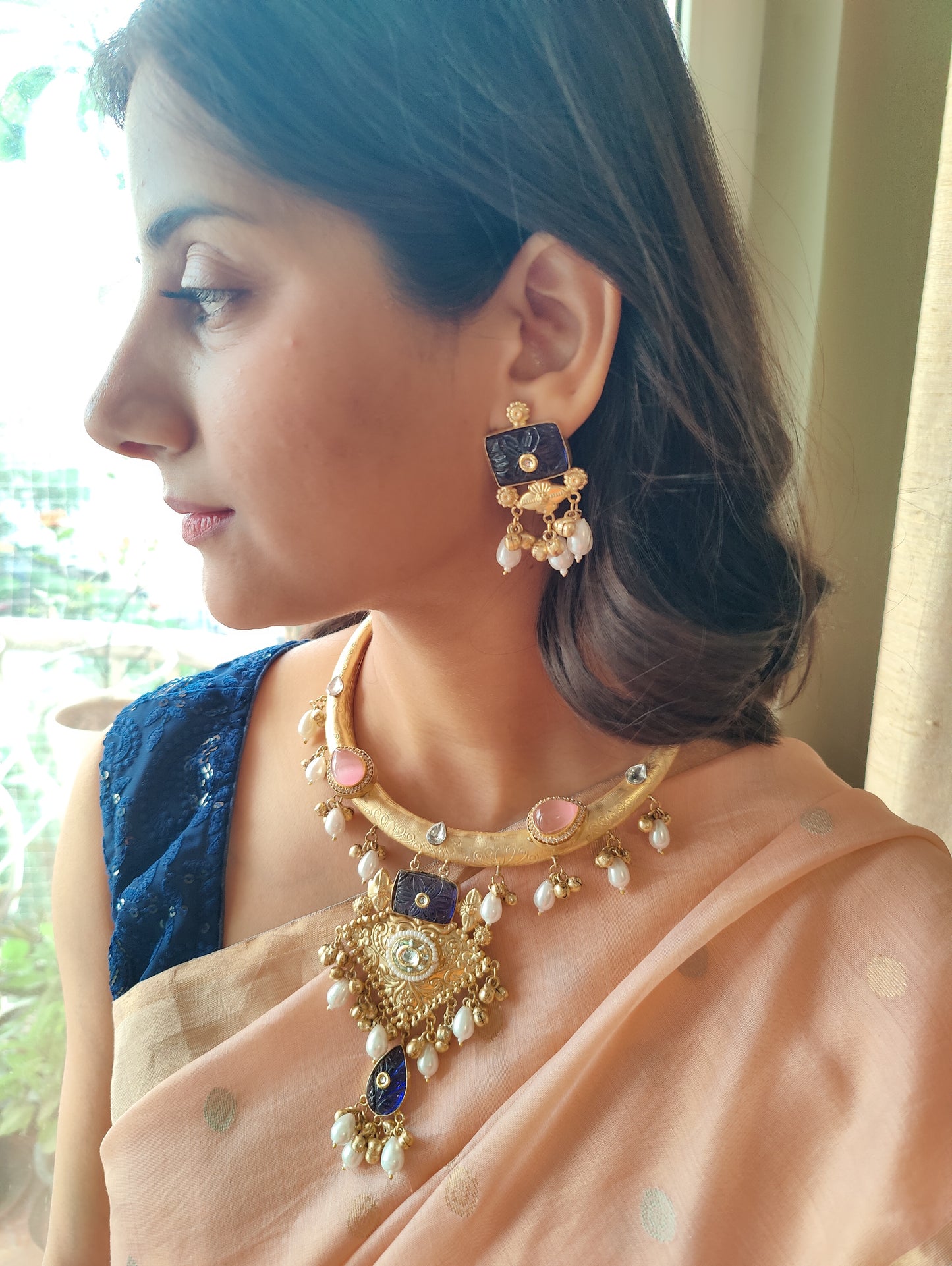 Bhavya hasli with stones and kundan