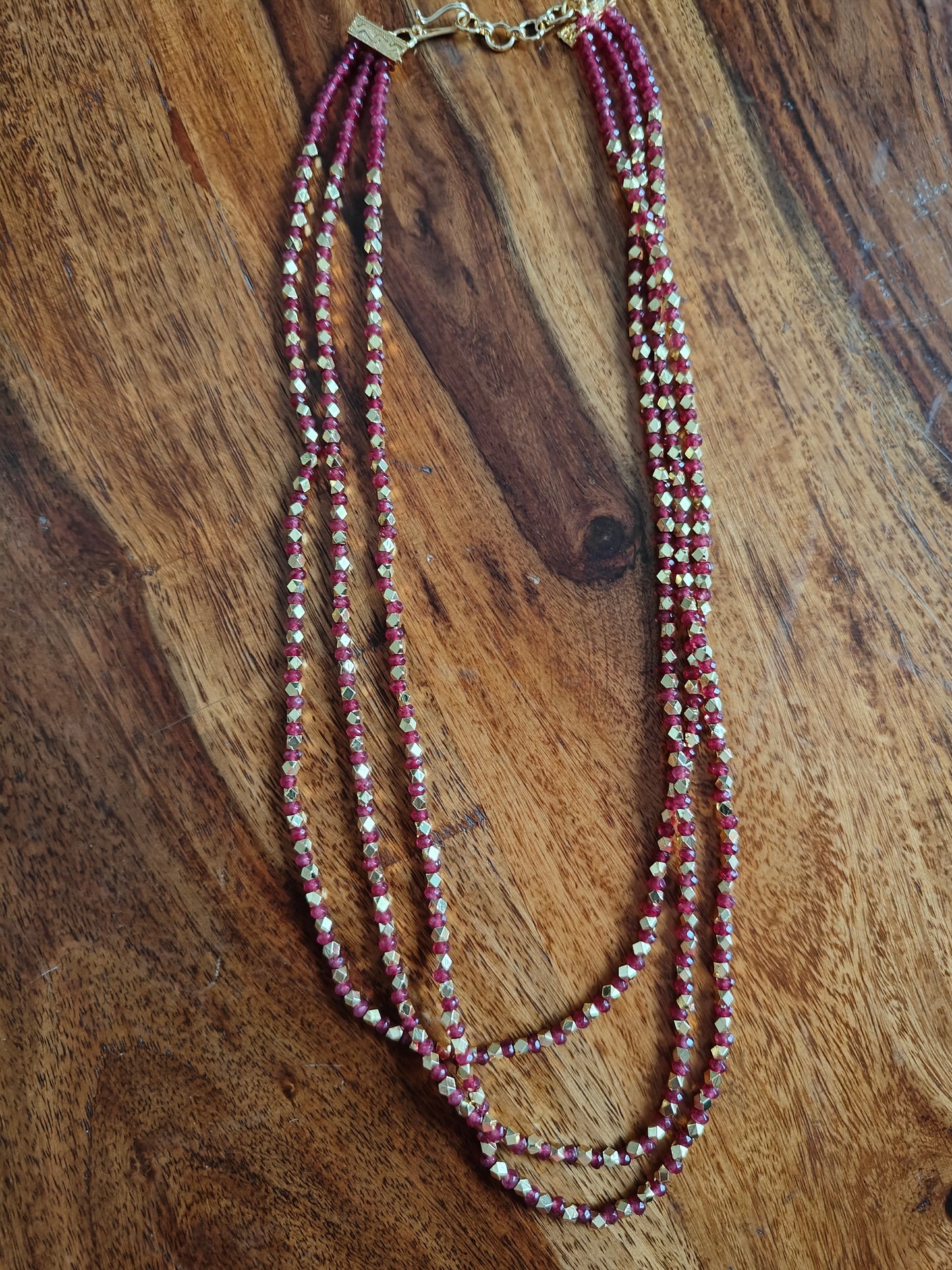 Najma necklace with beads