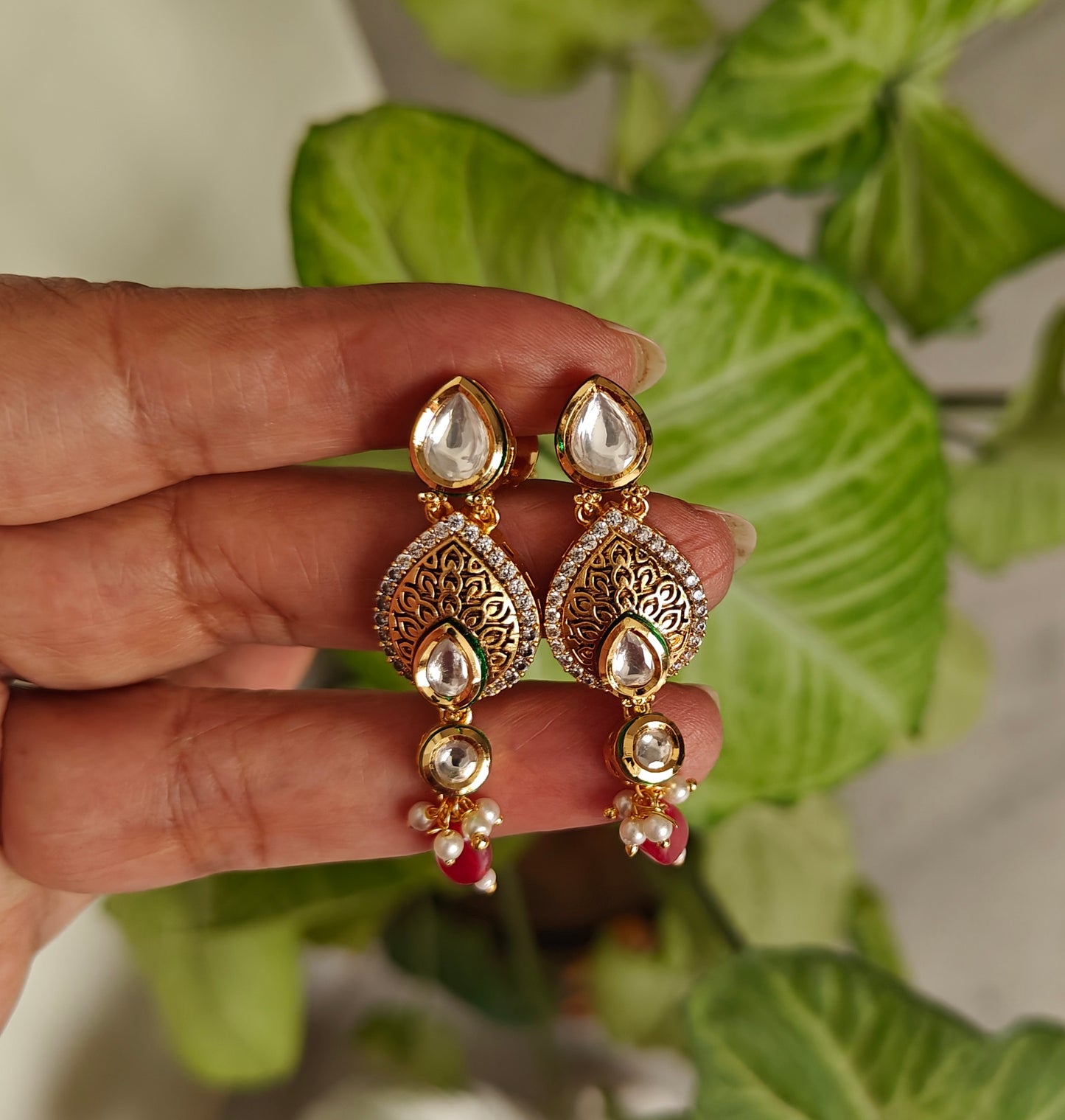 Swati choker set with moissanite and gold engraving on poth pearl string