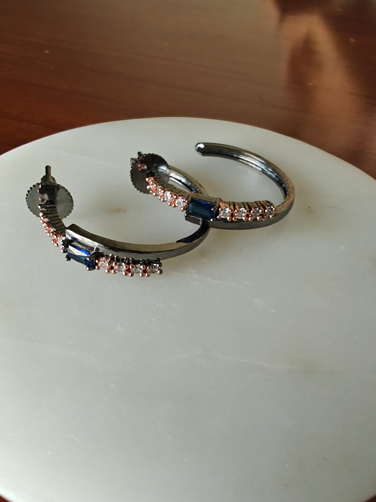 3/4th hoop earrings with coloured stone