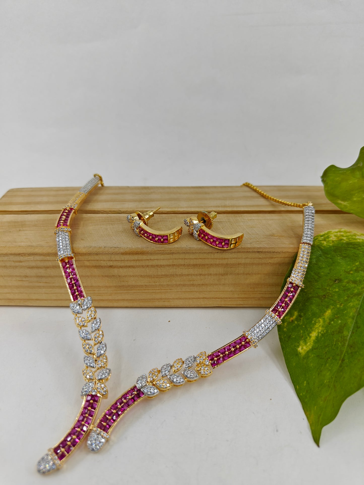 Entwined branches necklace and earrings set