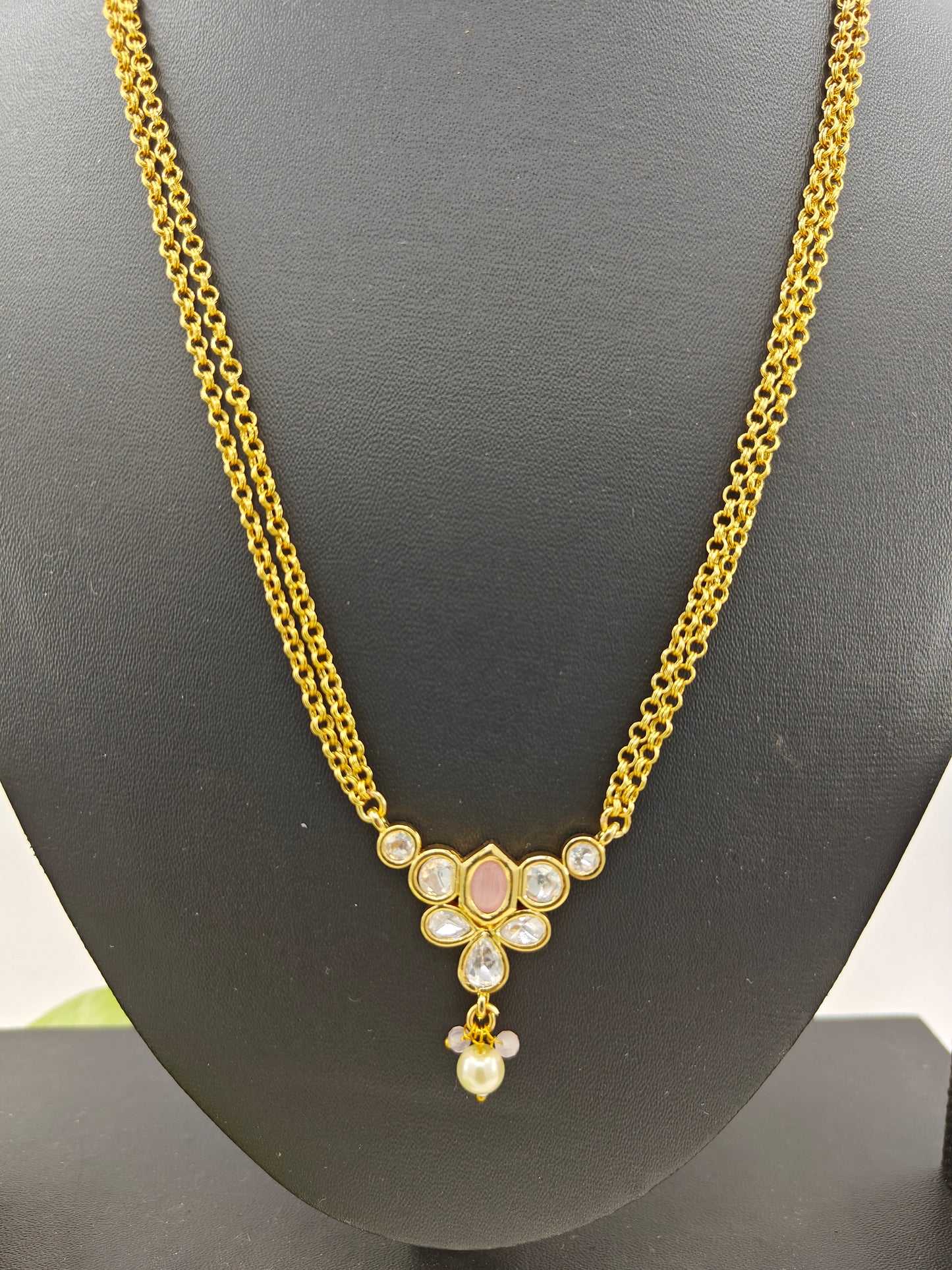Set with kundan and mint green/baby pink pendant on double gold chains