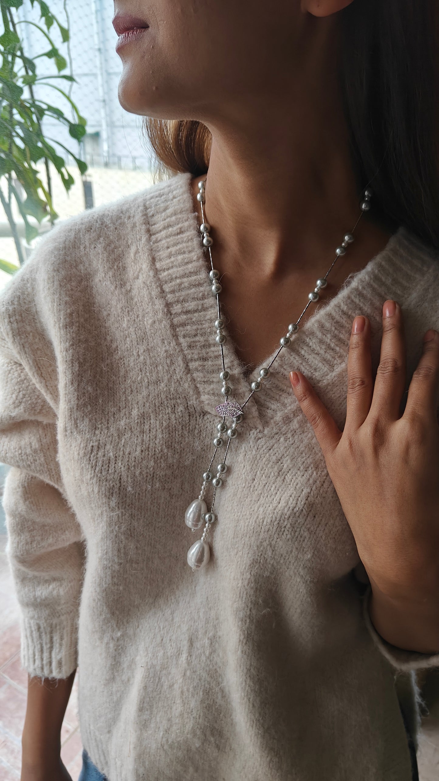 Long baroque pearl lariat necklace
