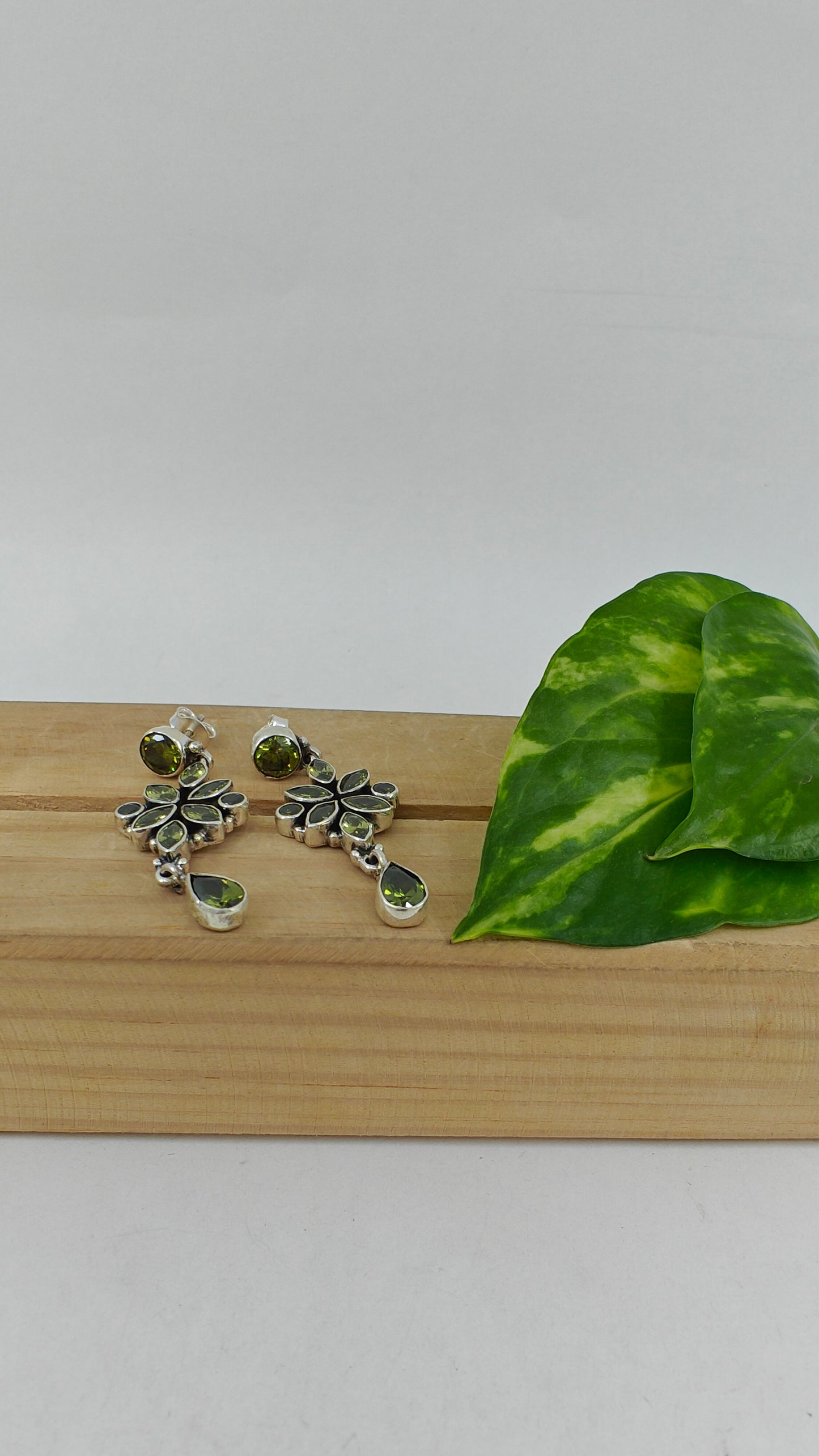 Fitrat silver earrings with stone crustal inlay (many color options)