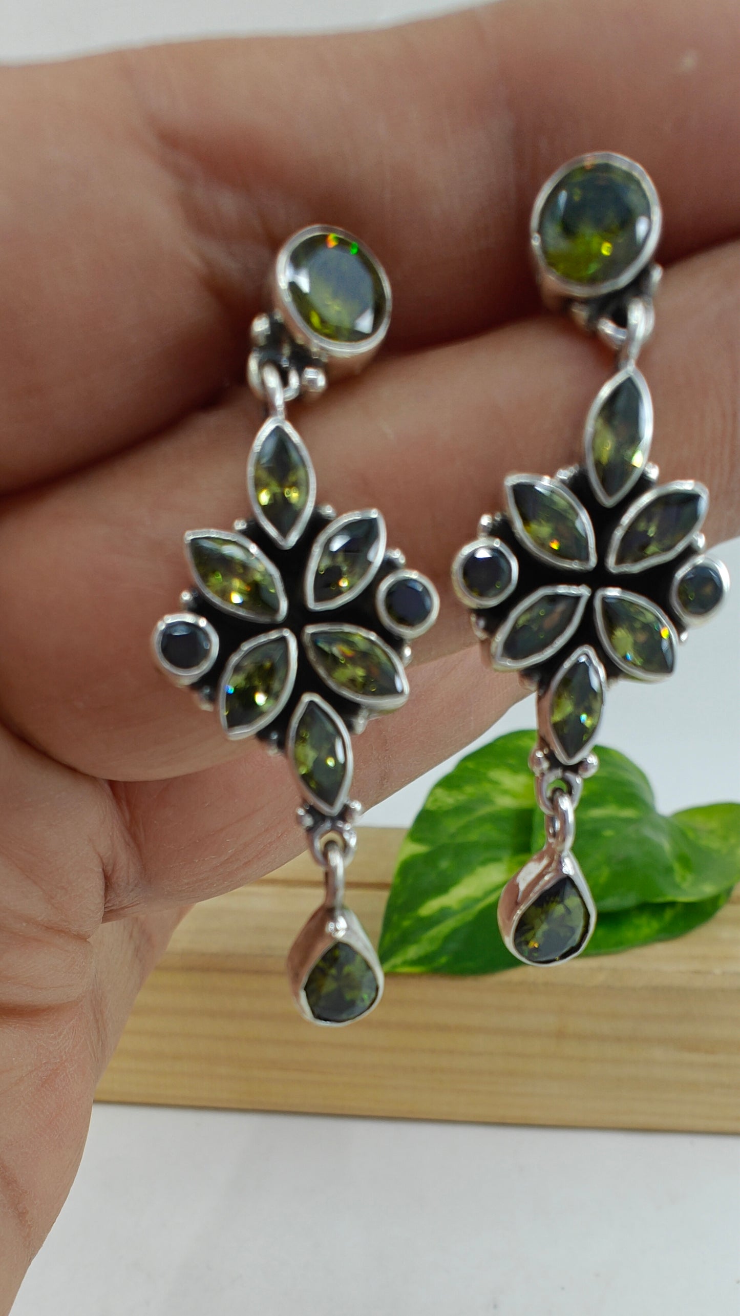 Fitrat silver earrings with stone crustal inlay (many color options)
