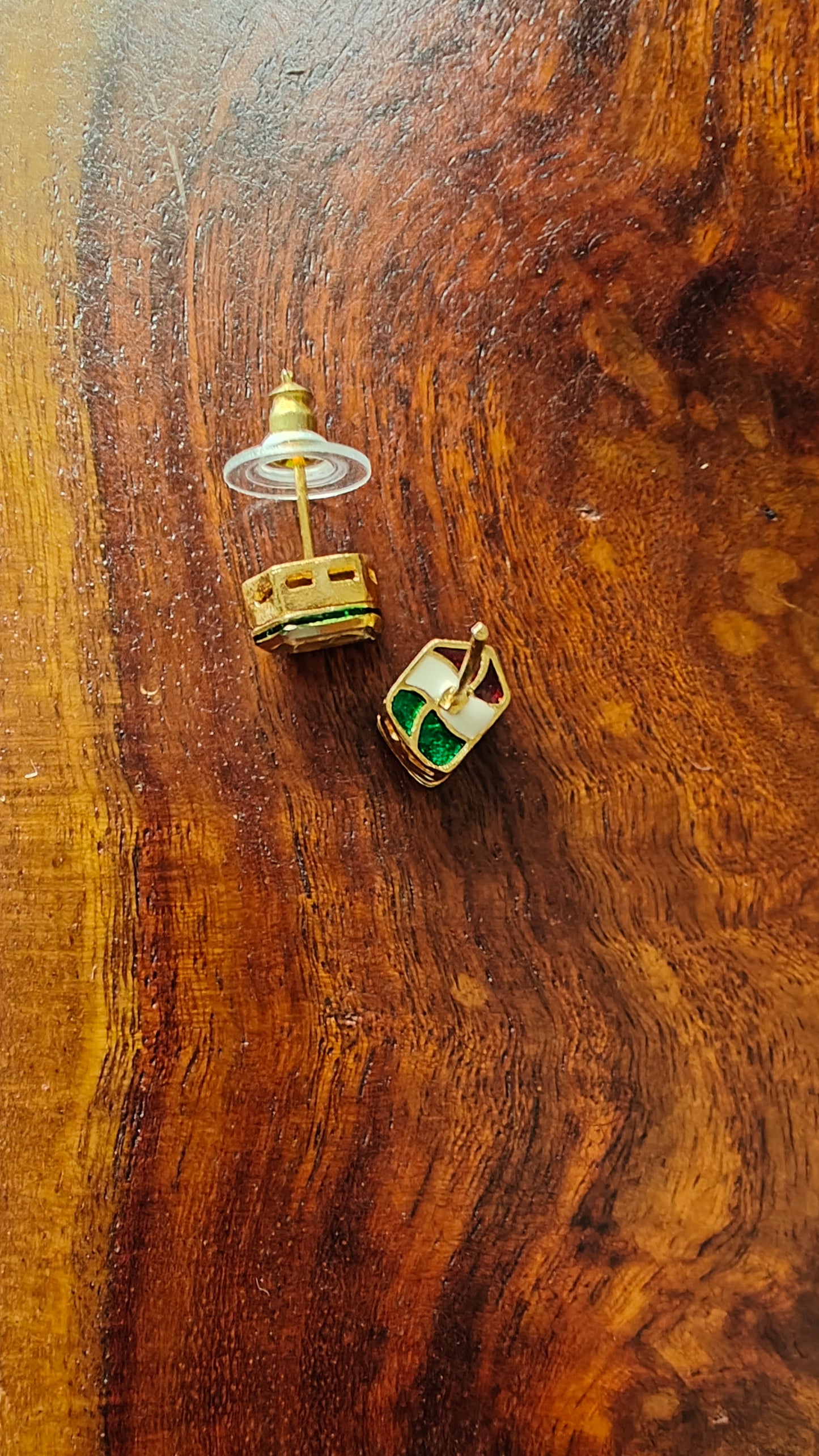 Small kundan studs(earrings)