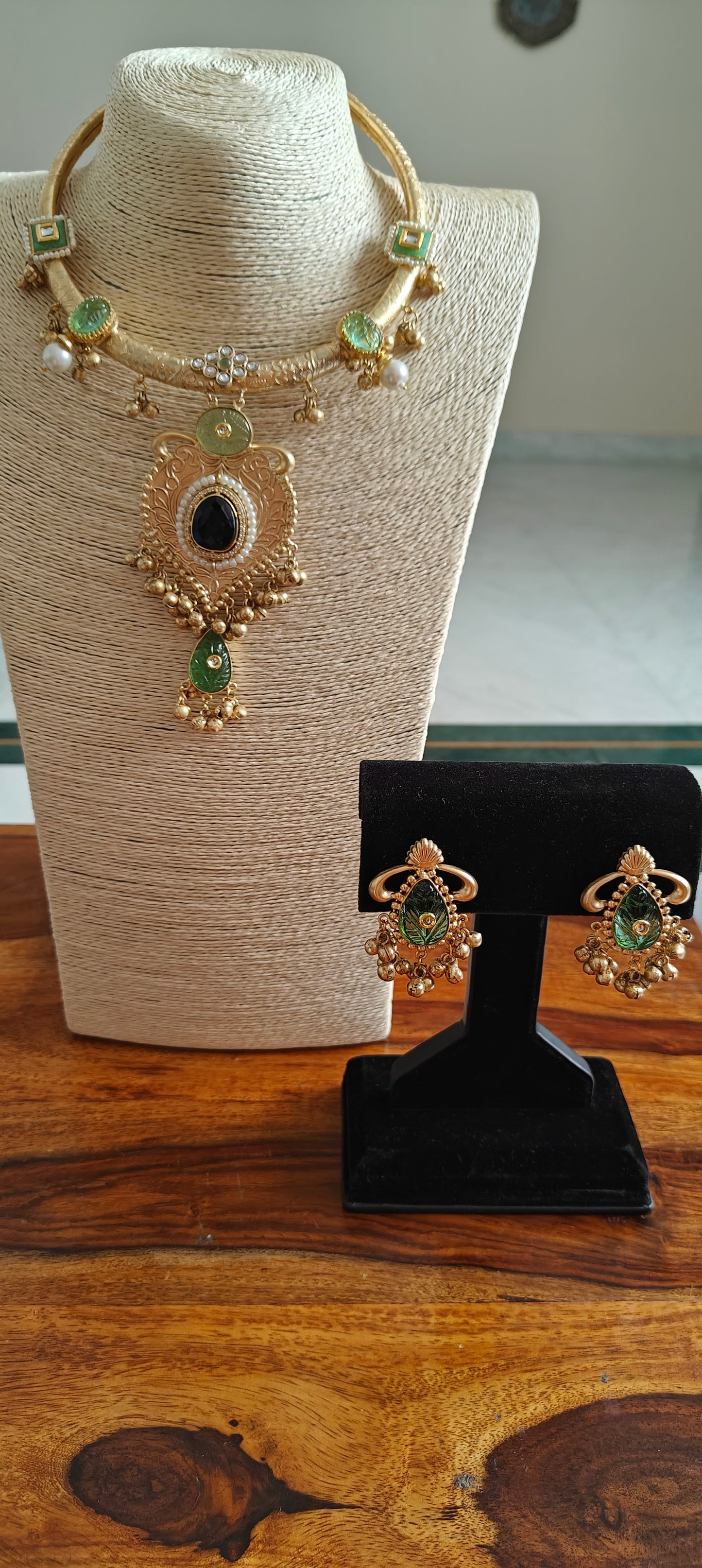 Bhavana hasli set with stones,pearls and kundan