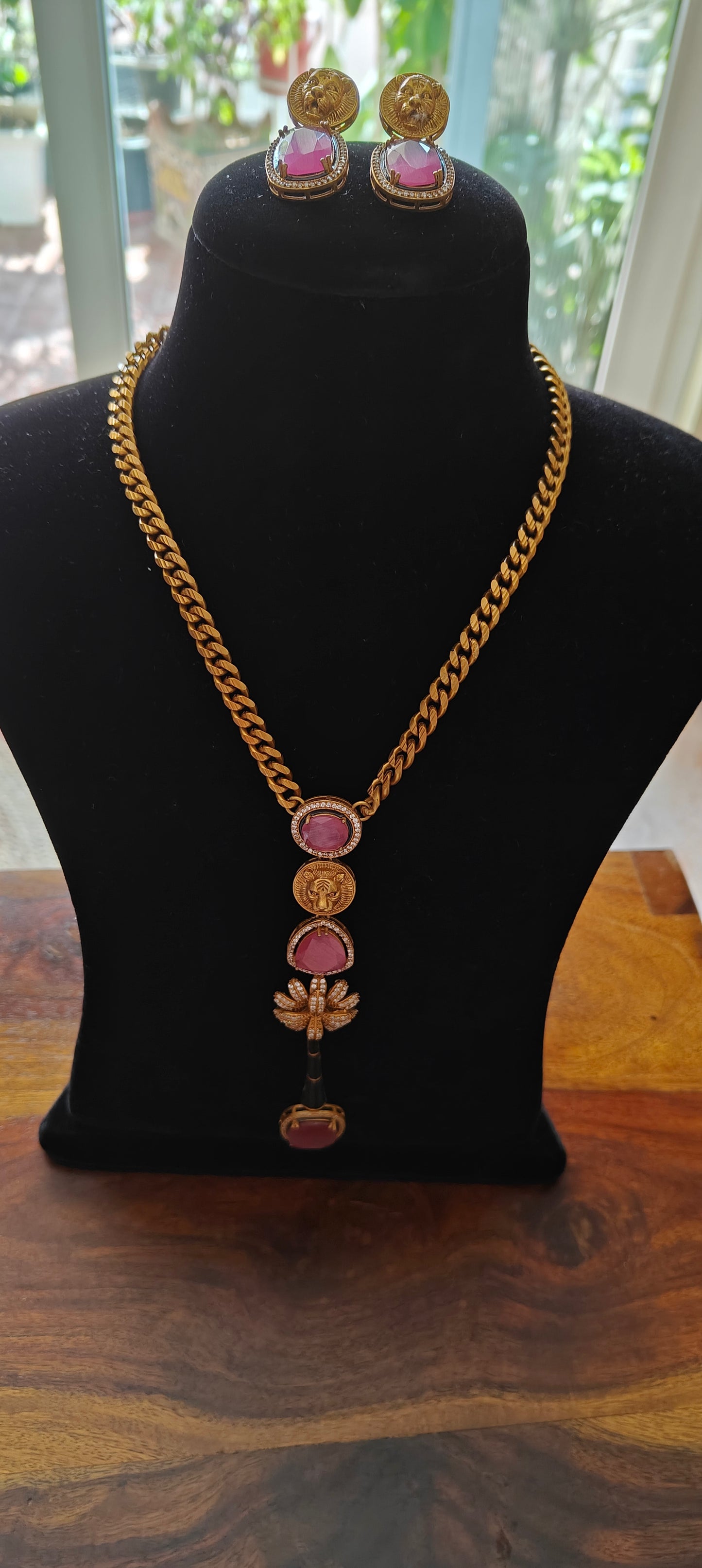 Jenya set with long stone pendant