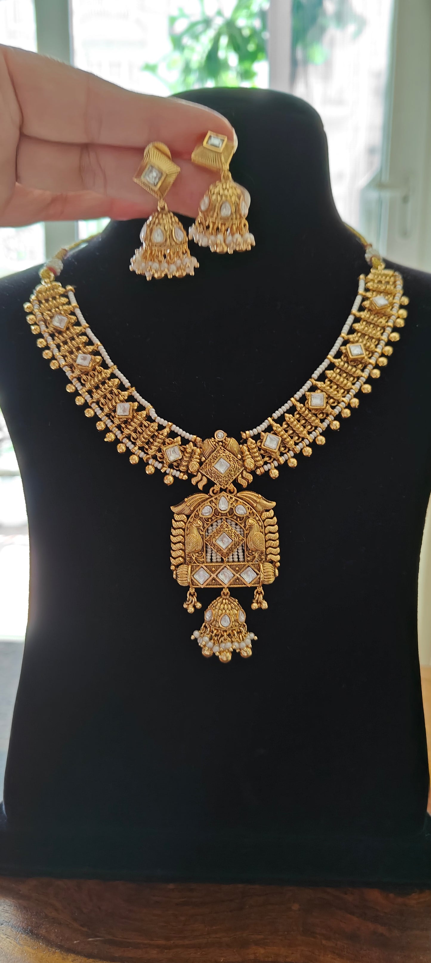 Delicate Ishrat set with kundan and pearls