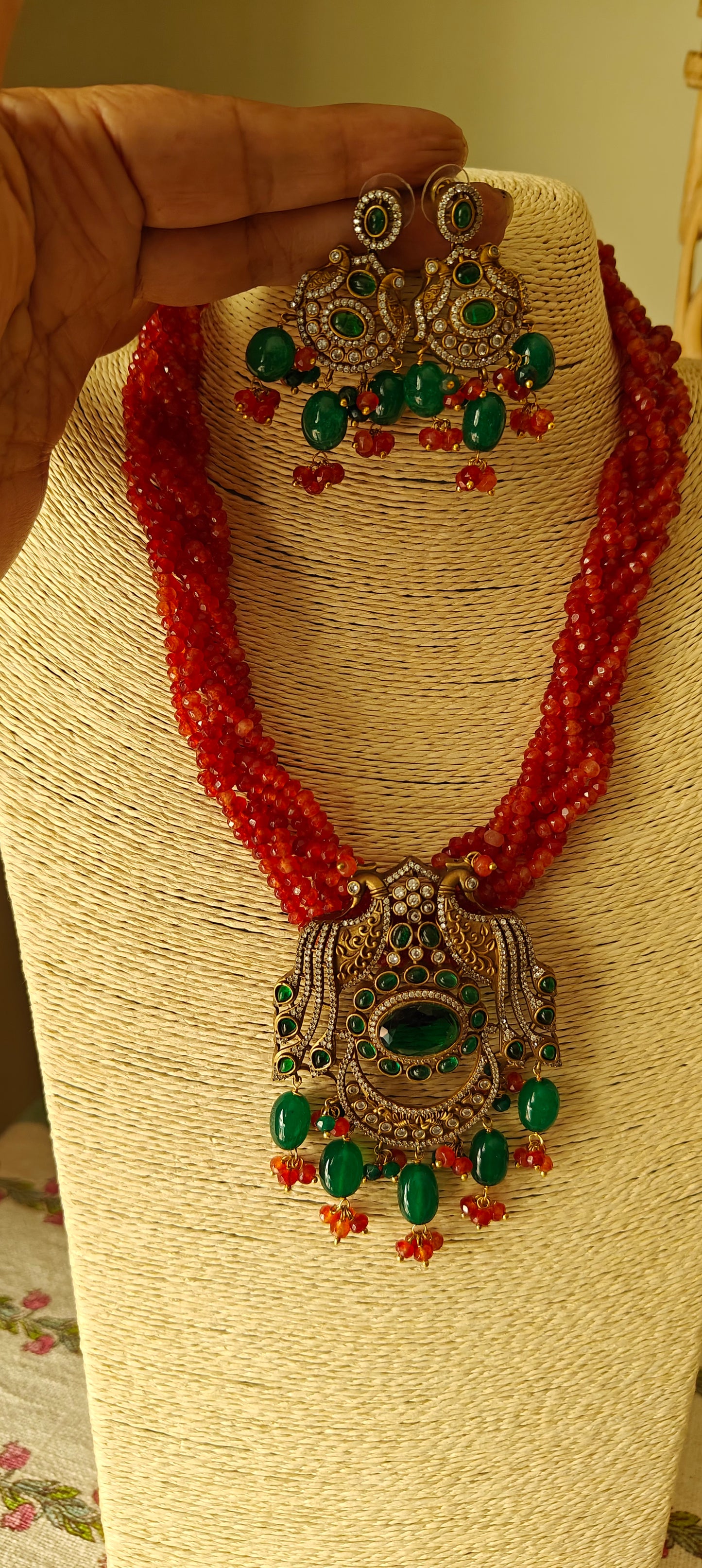 Ivy set with plaited beads