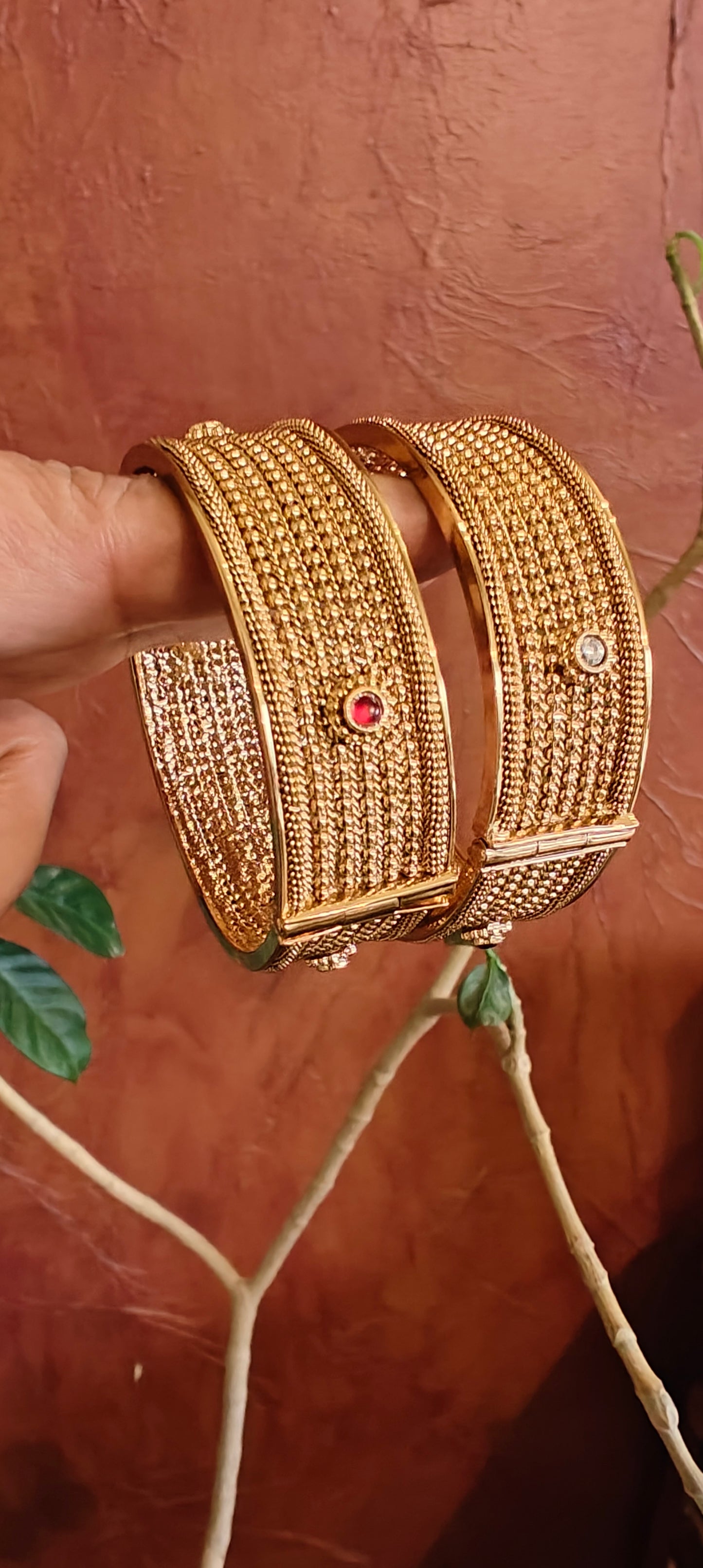 Golden karas with red and white stones(2pc)