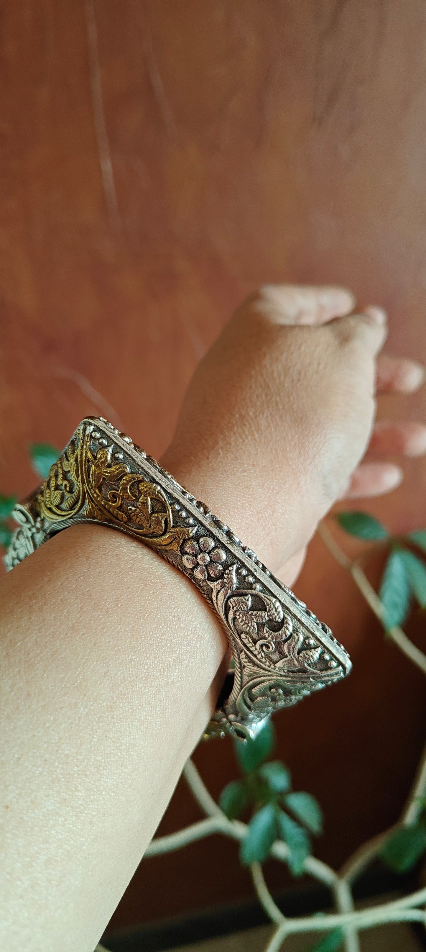 Square dual tone kara with engraving