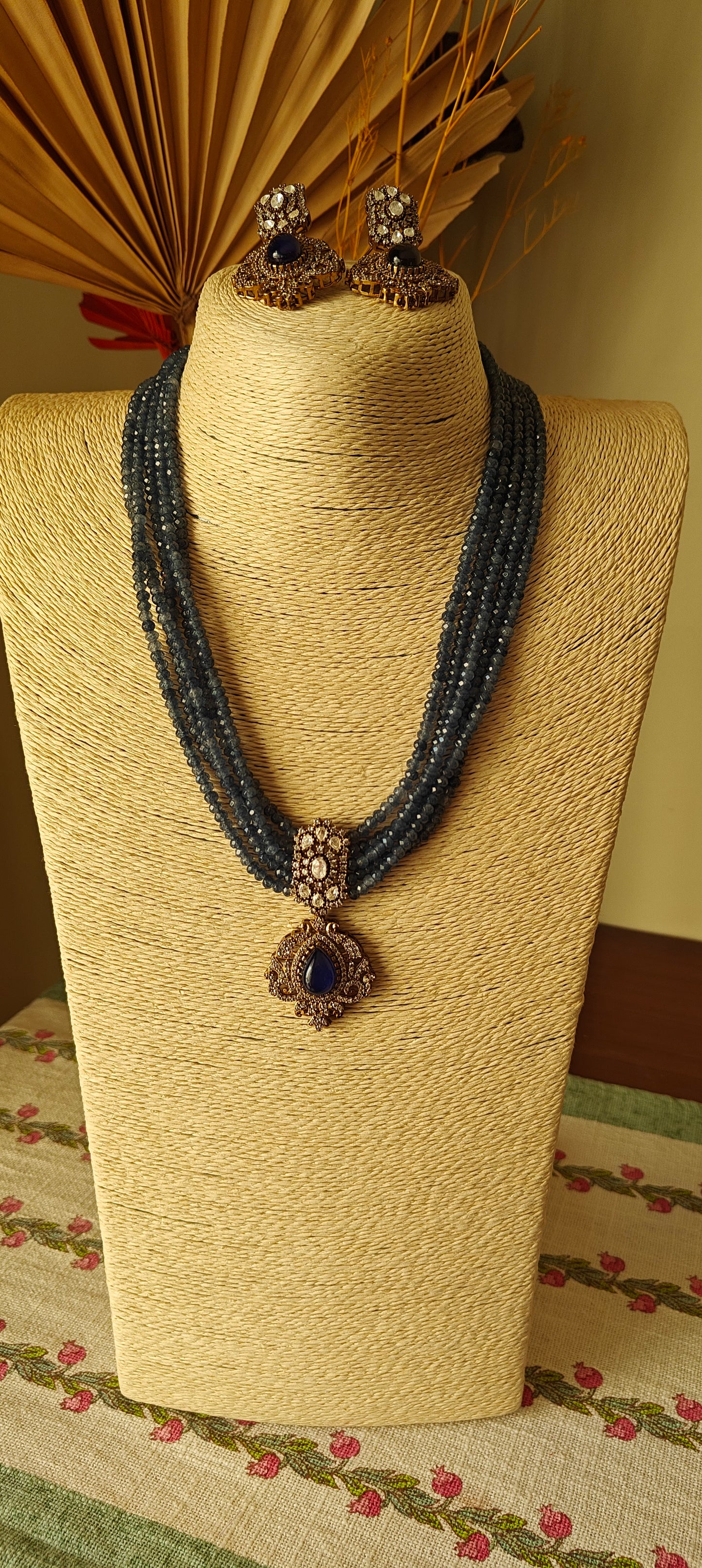 Jigya victorian set with coloured strings and kundan