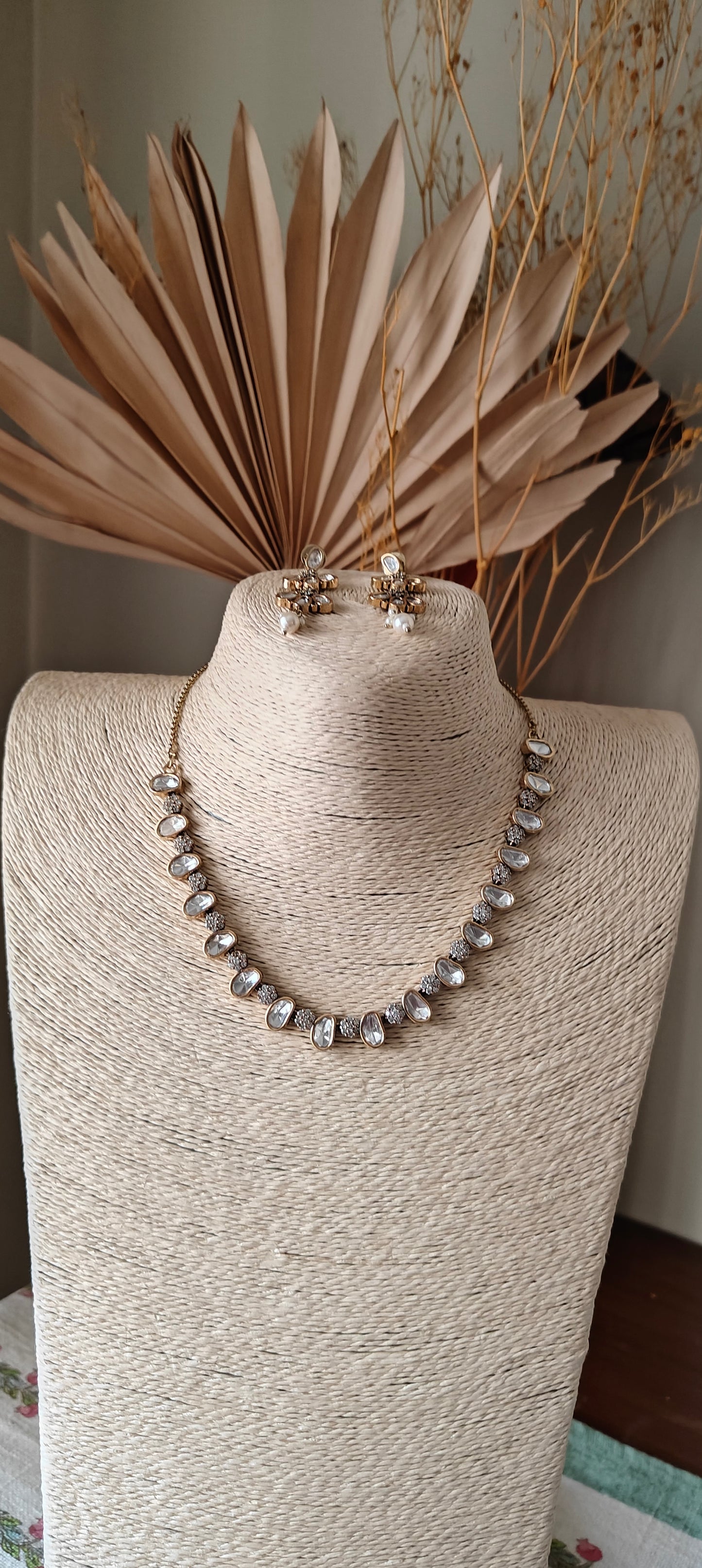 Kamudi set with kundan all over