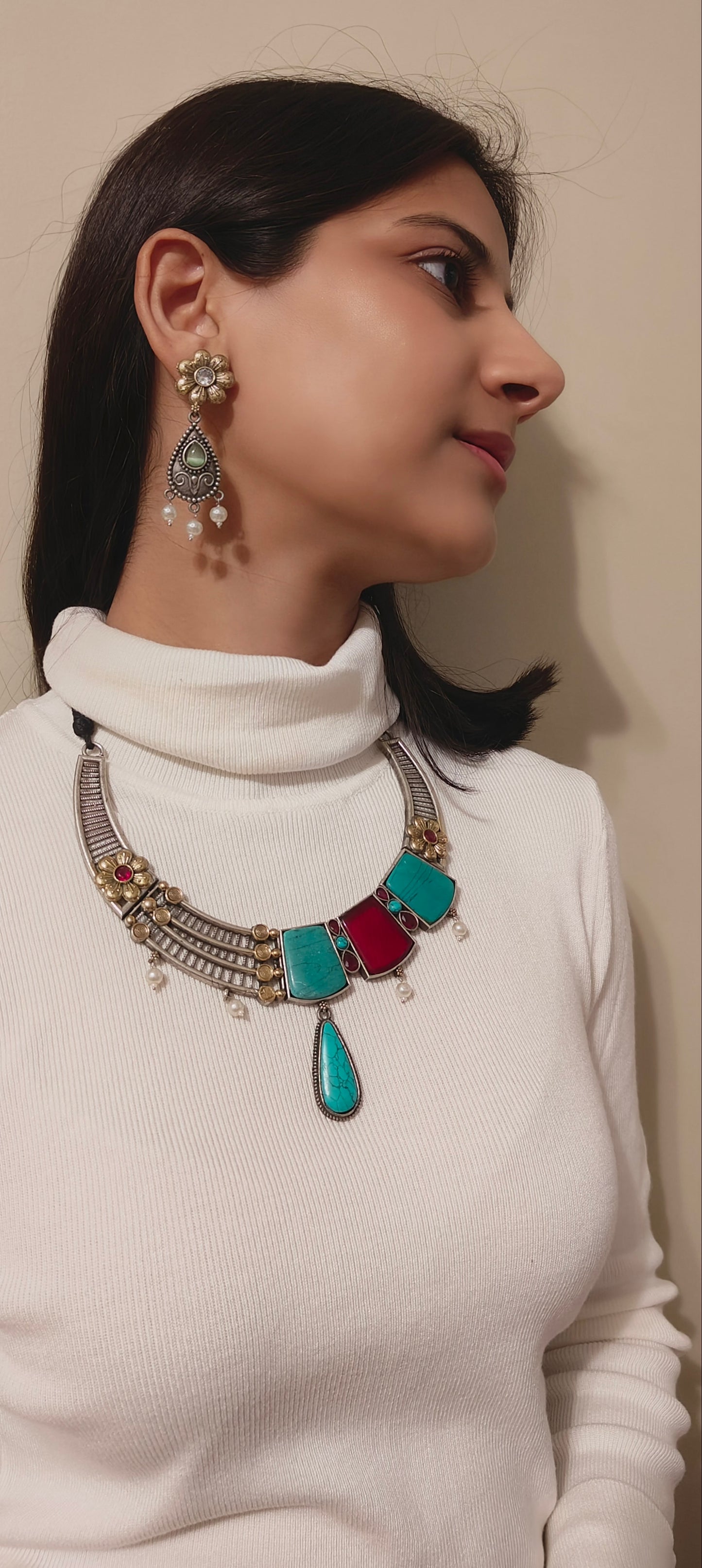 Dual tone necklace set with big stones