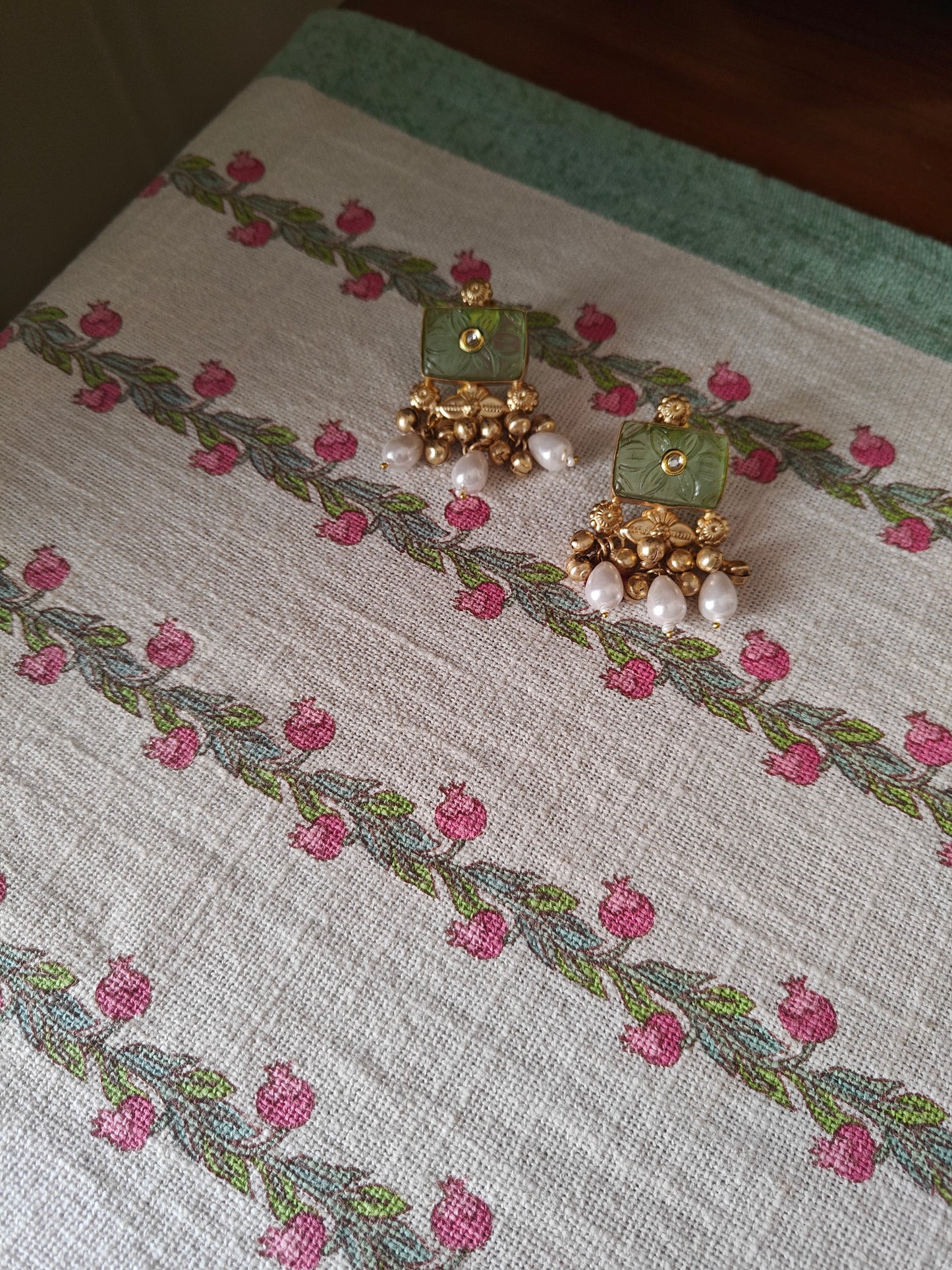 Bhavya hasli with stones and kundan