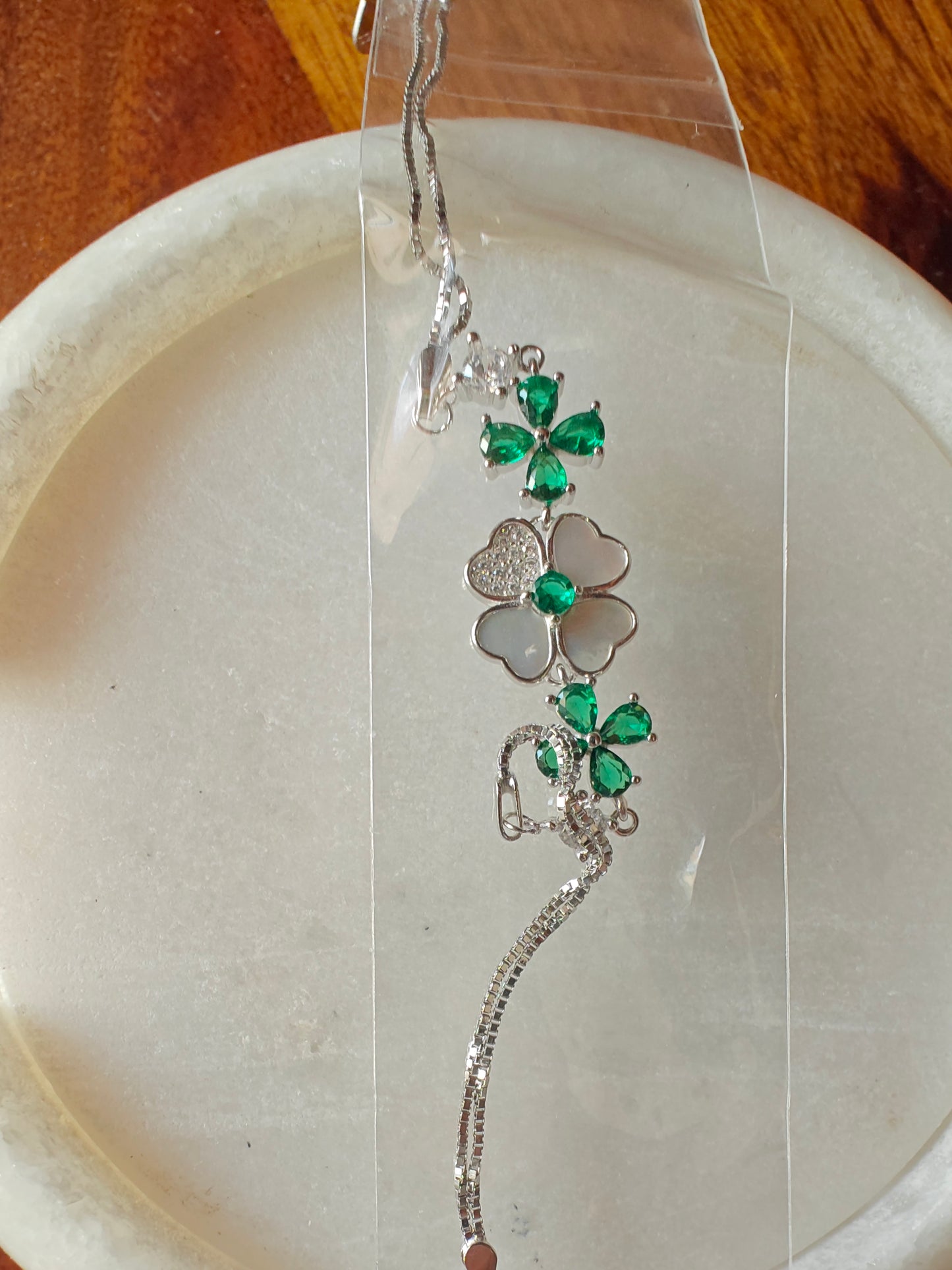 Silver delicate bracelet with stones and mother of pearl