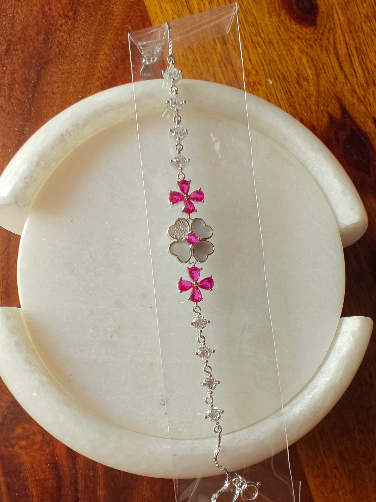 Silver delicate bracelet with stones and mother of pearl