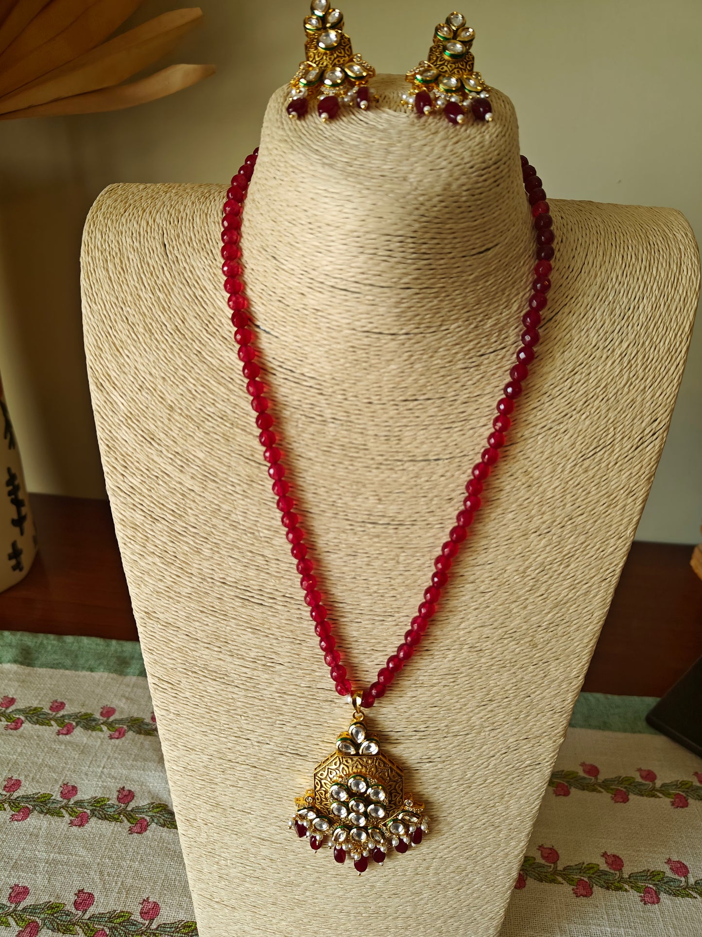 Abhati set with kundan piece with meenakari on stone string