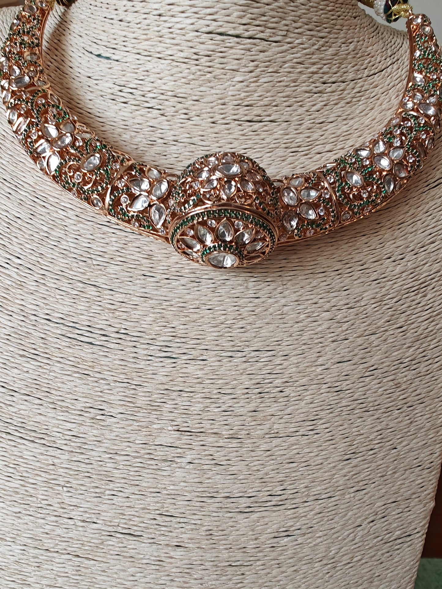 Gandhari hasli set with moissanite flowers