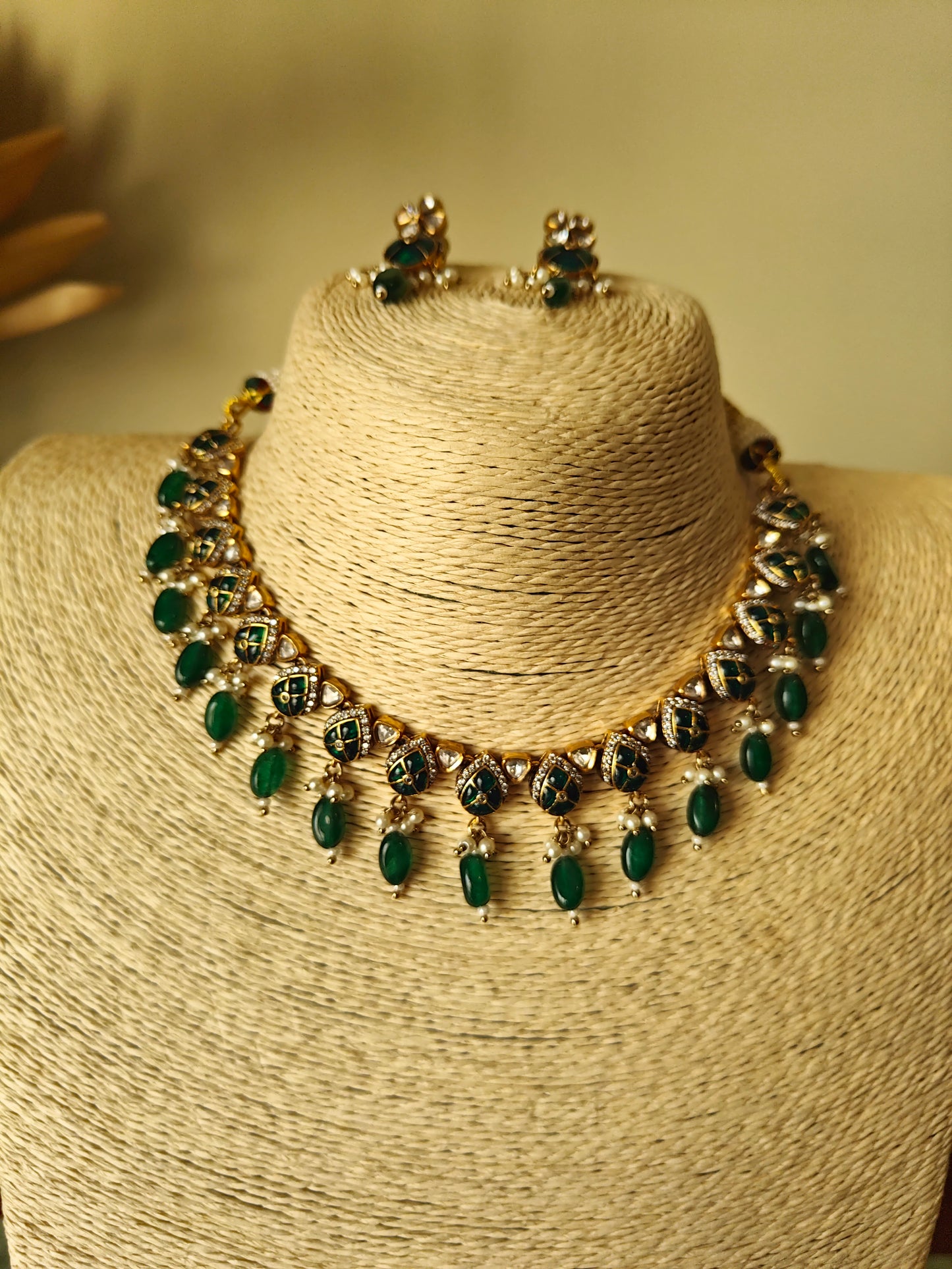 Aashki set with stone and kundan